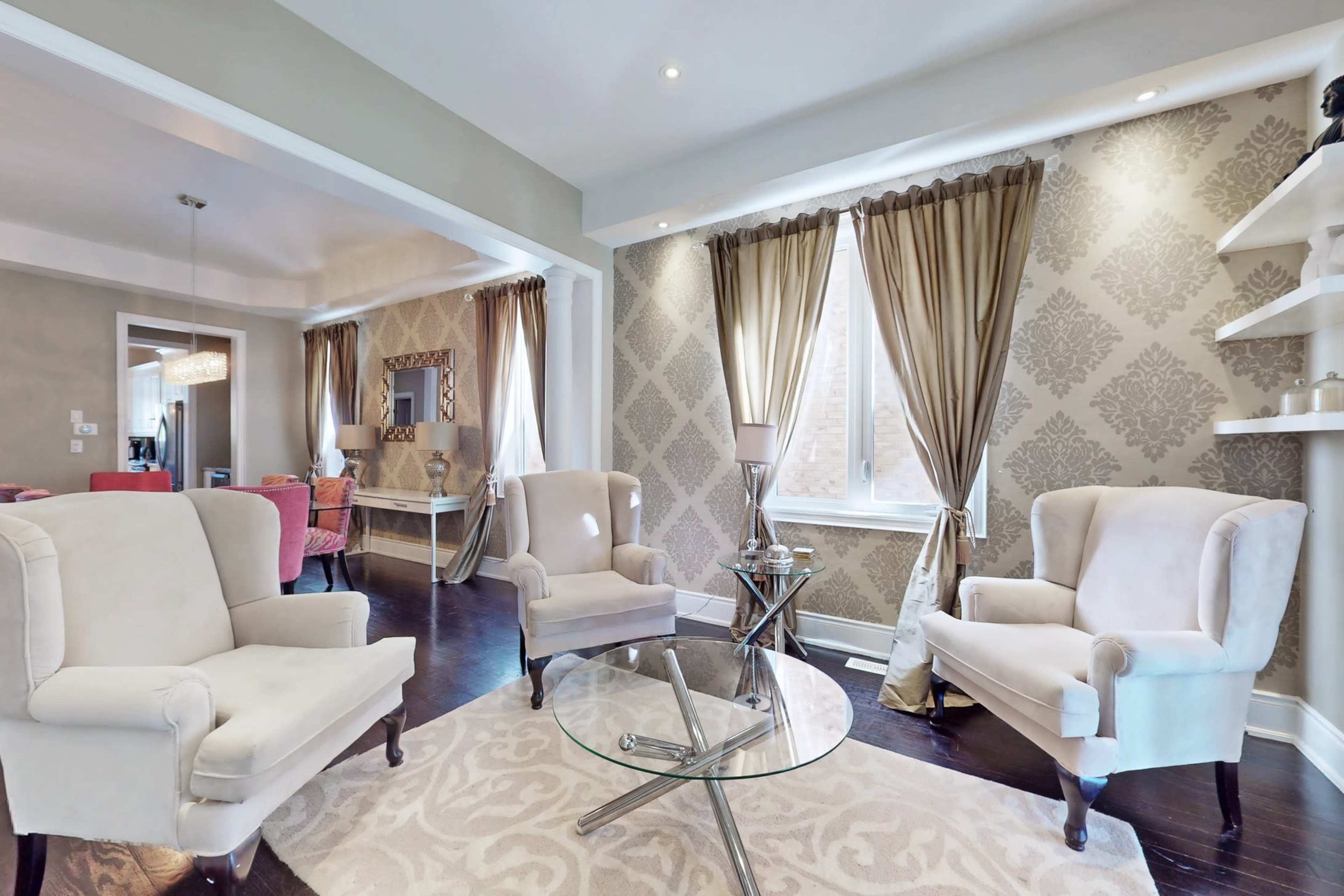 Luxurious Home Pickering with Private Office & In-Home Gym Image in Pickering, Pickering, ON