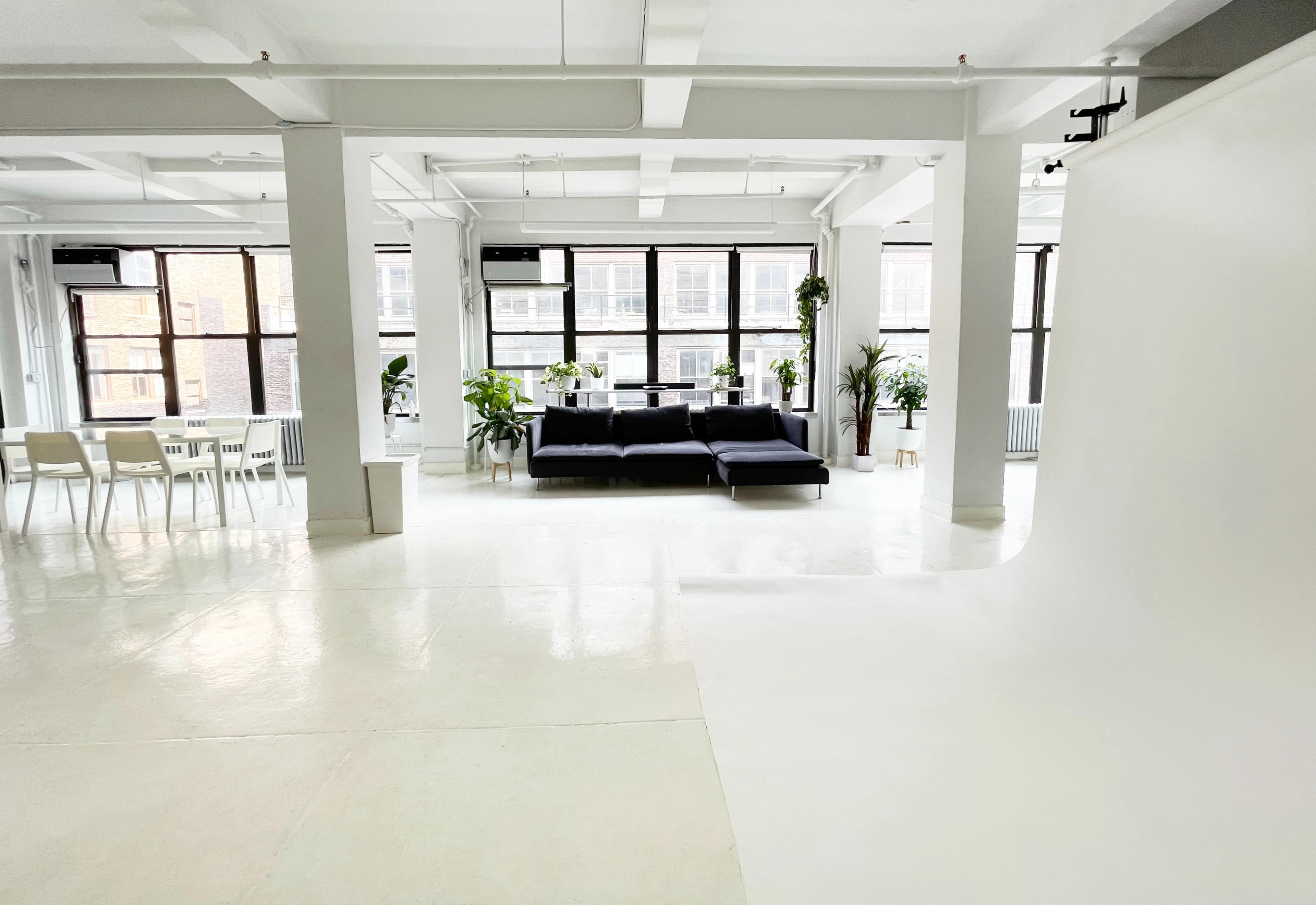 AMYO Office | Video Photoshoot Studio Bright Daylight 1500