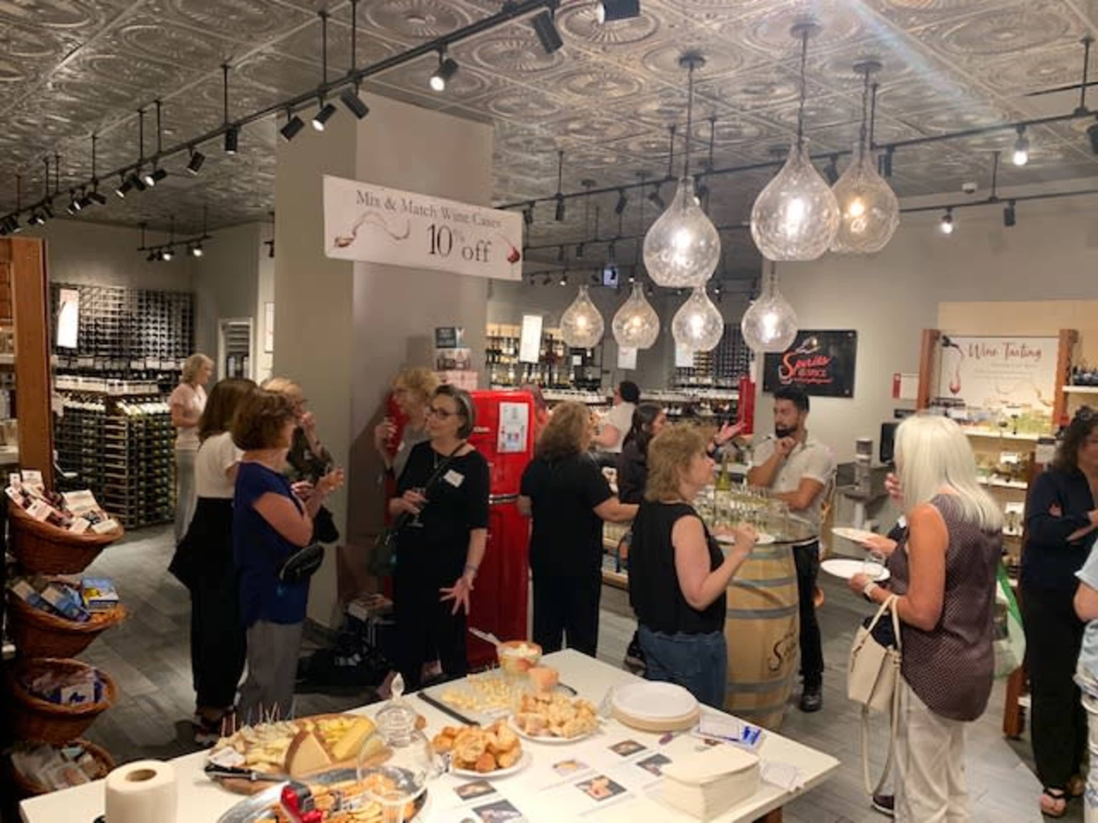 Storefront with Tasting Experience - Chicago Image in Near North Side, Chicago, IL