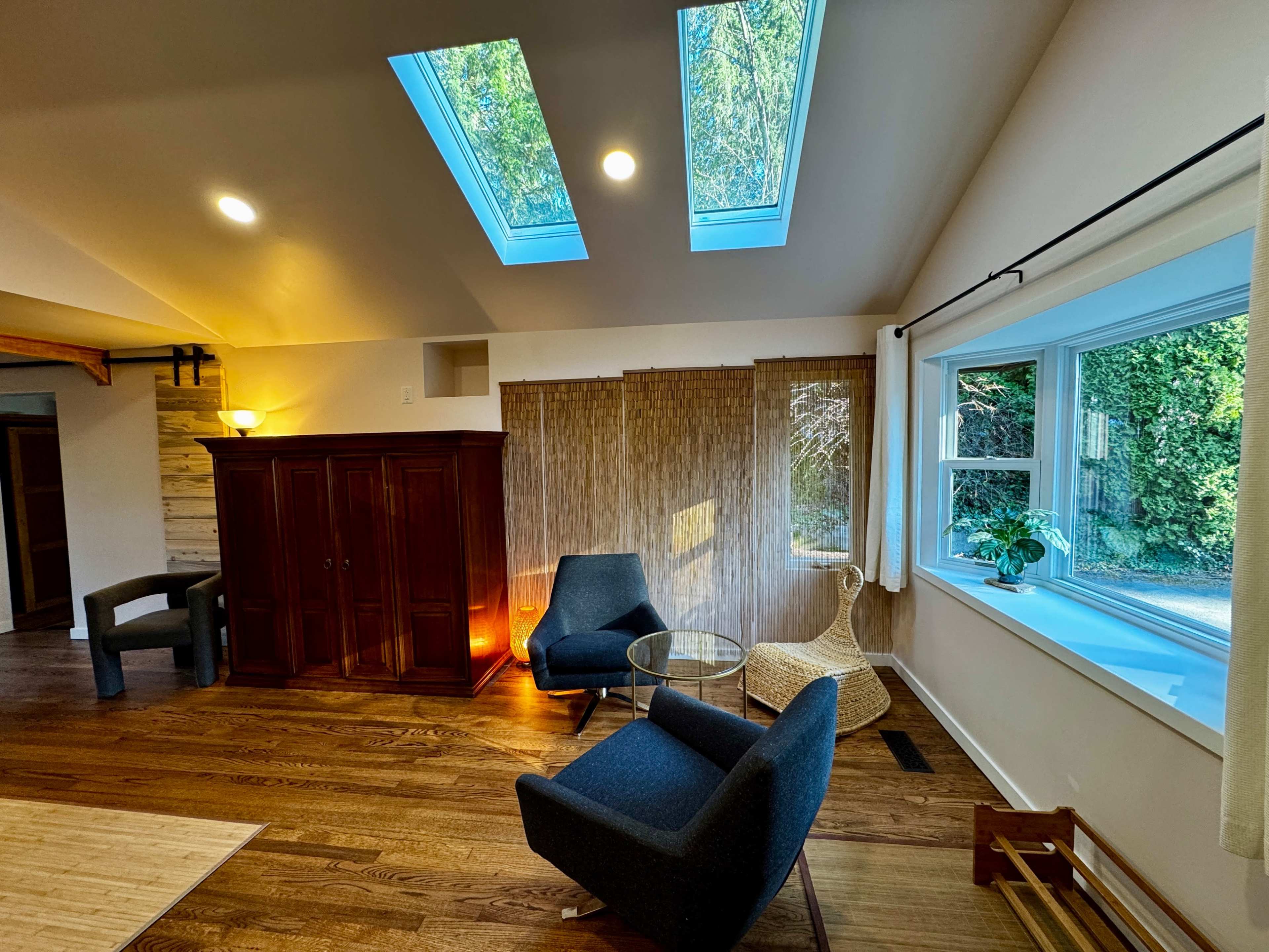 Skylit House in the Trees / Private Backyard Image in Lynnwood, Lynnwood, WA