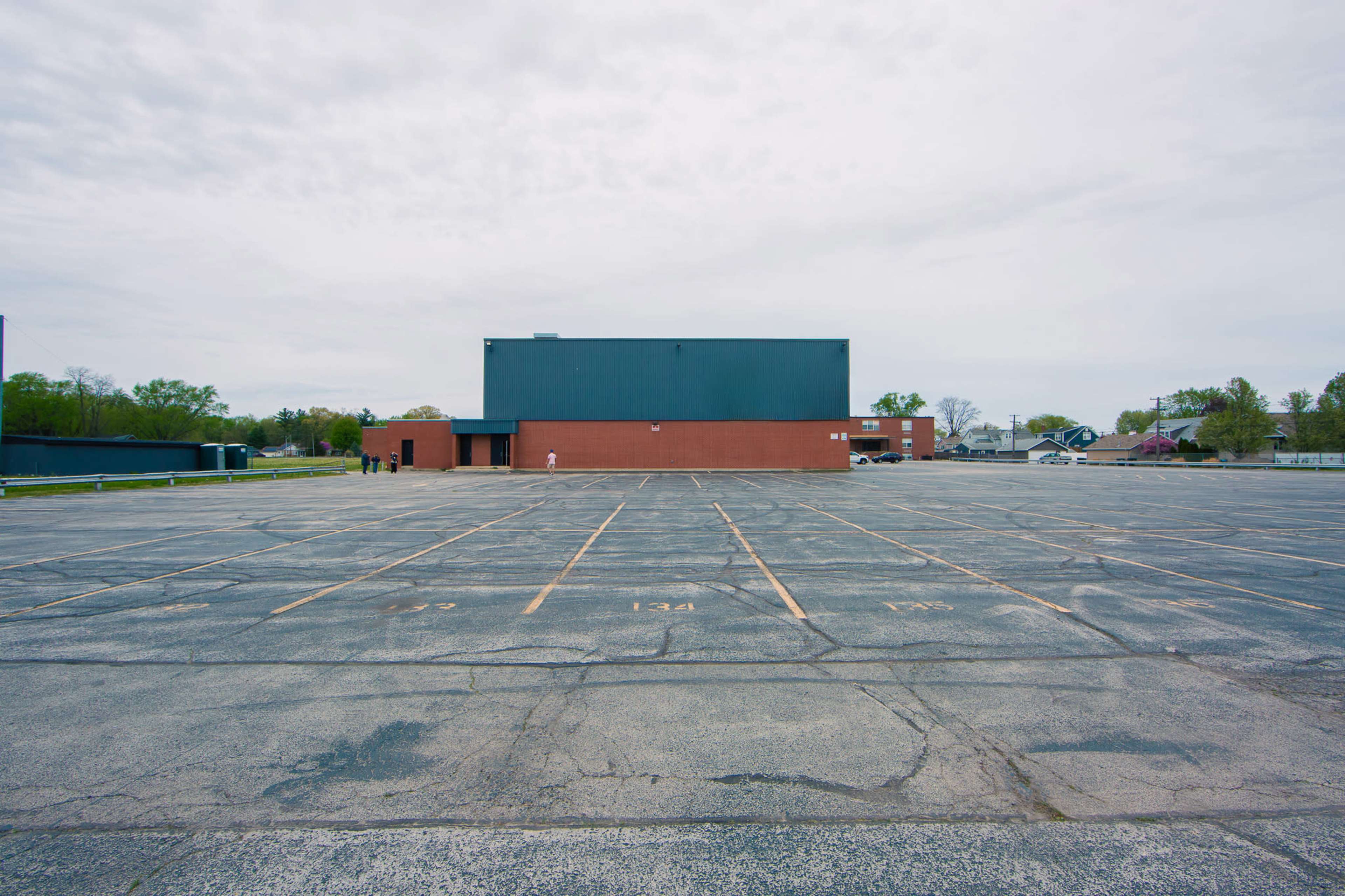 VINTAGE BASKETBALL INDOOR COURT Image in Thornton Township, Lansing, IL