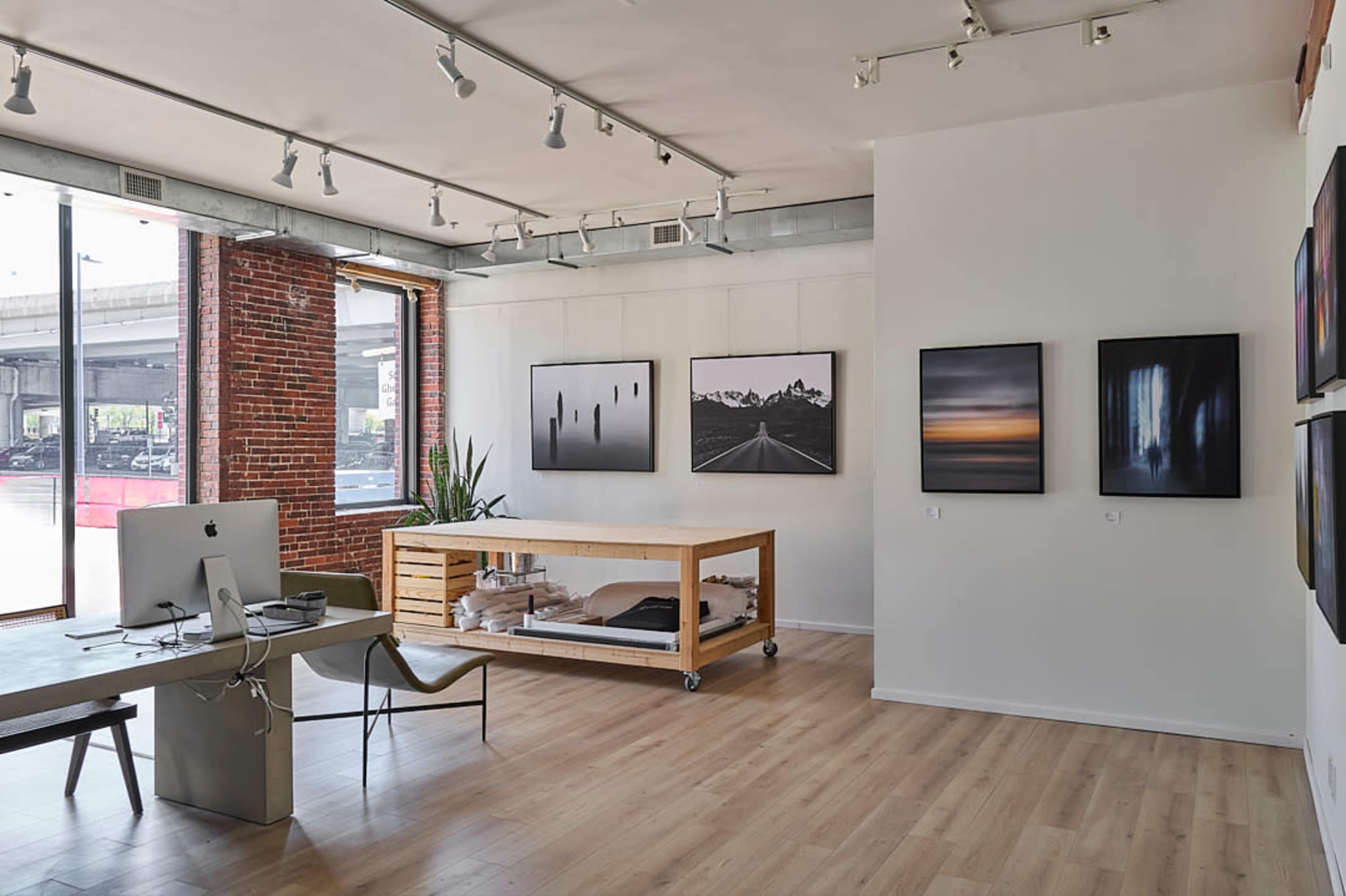South End Photo Studio & Gallery with Beautiful Natural Light Image in South of Washington, Boston, MA