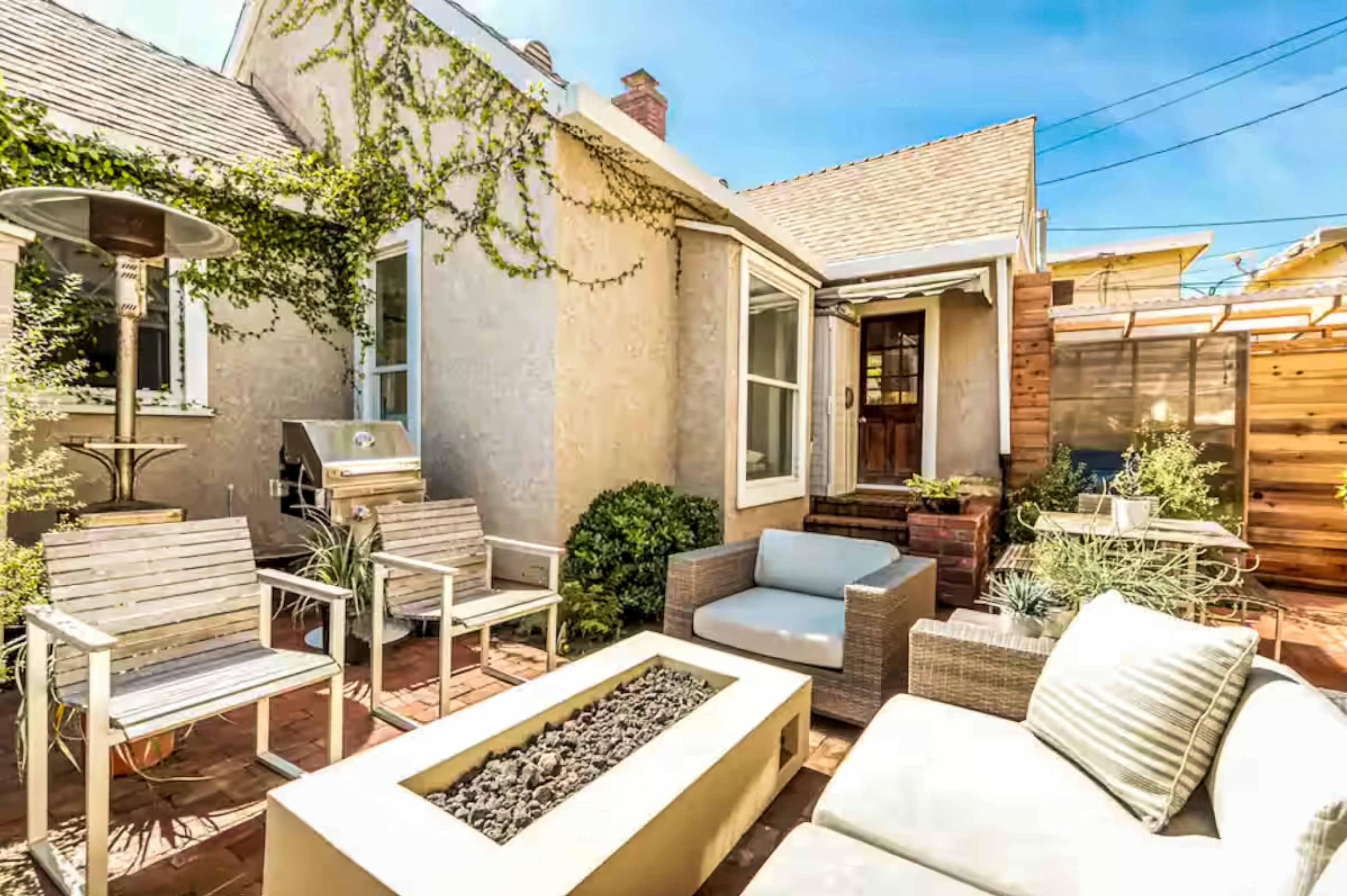 Sun-lit 2-Bed Beach Home w/ Vaulted Ceilings & Private Garden — Photo / Video Ready Image in Manhattan Beach, Manhattan Beach, CA