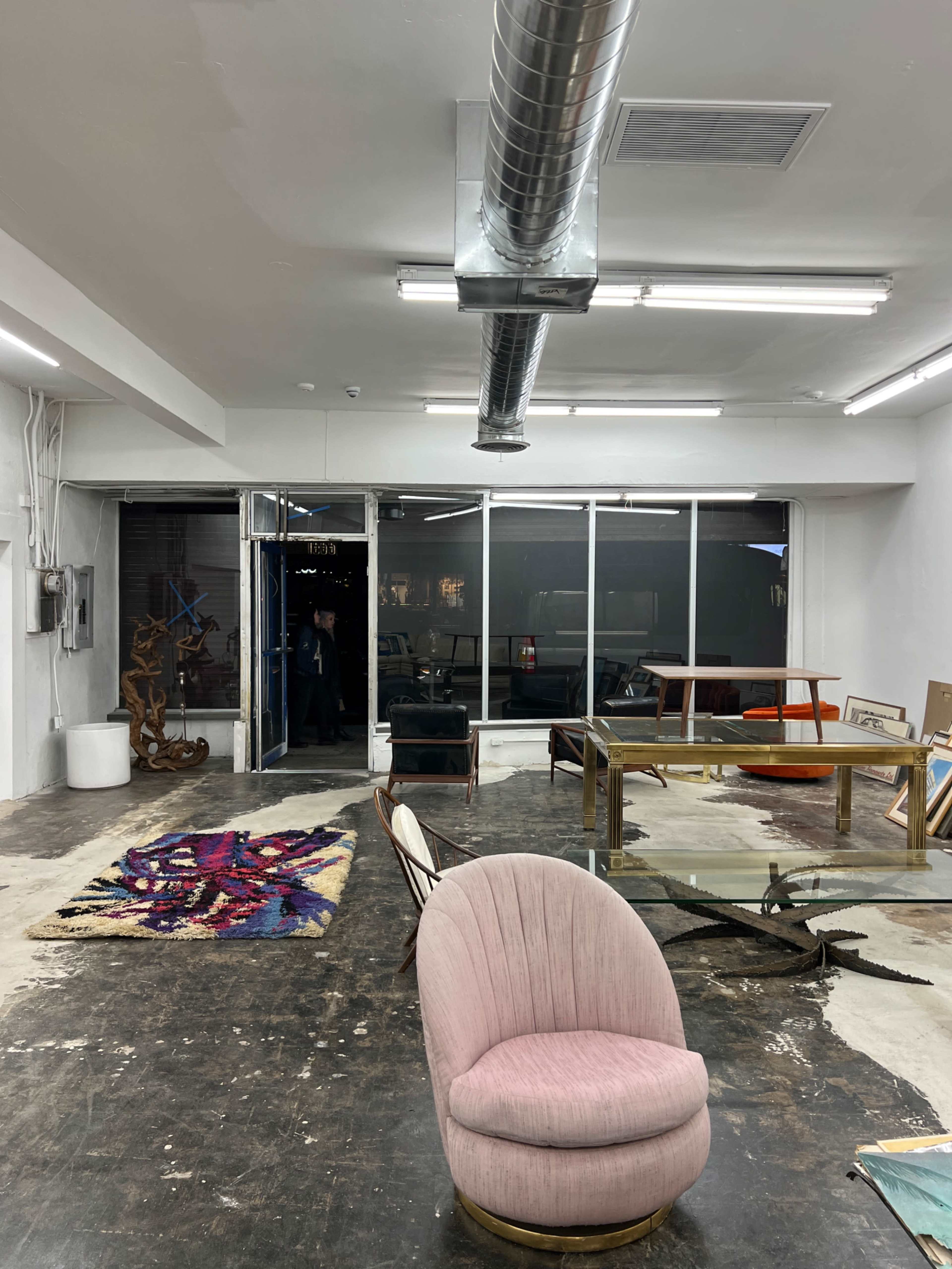 Mid Century Building with cool exterior. Open Concept Retail Space. Tons of frontage Image in Echo Park, Los Angeles, CA
