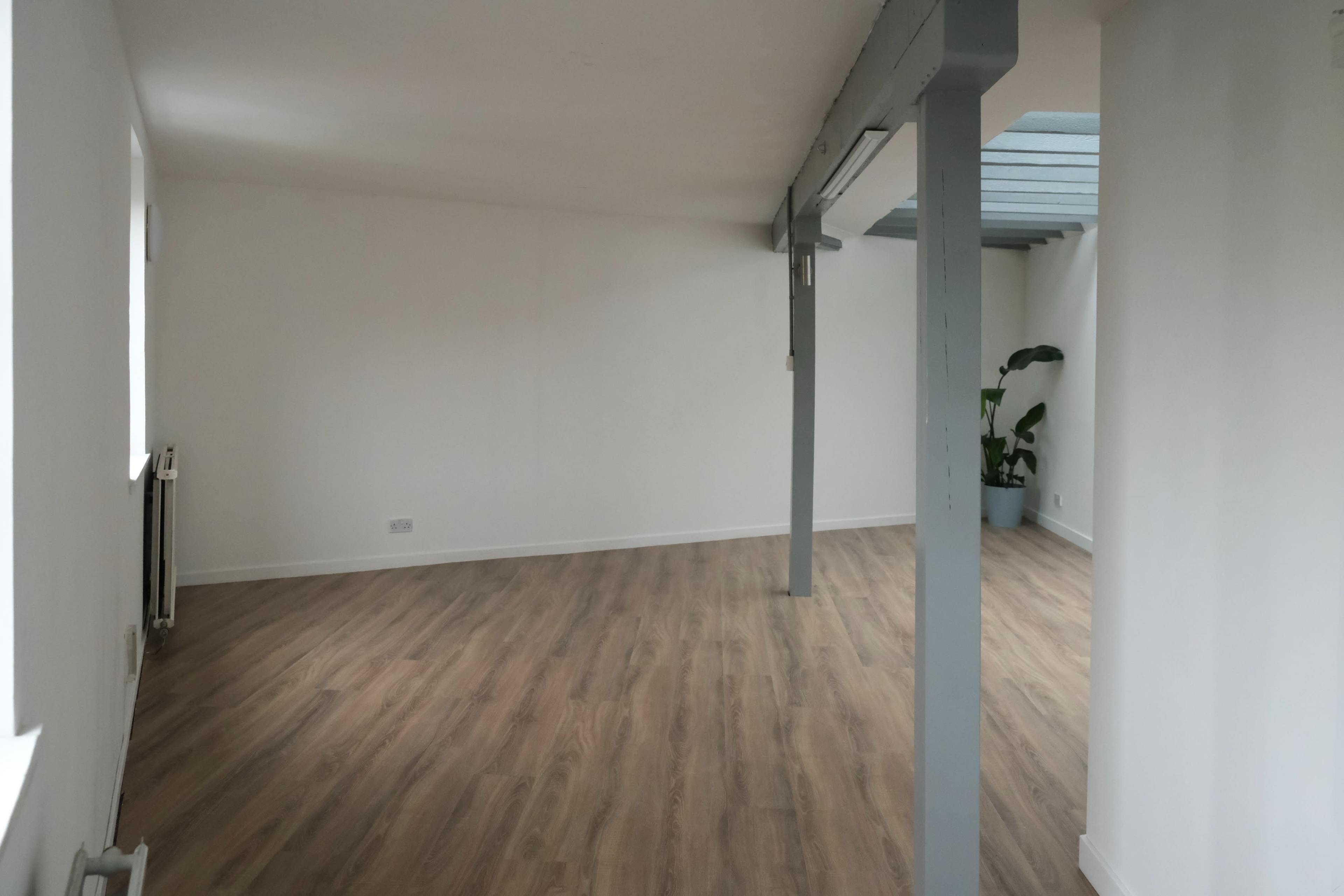 Light and Airy Loft Style Studio in Leith, Edinburgh Image in Leith, Edinburgh, SCT