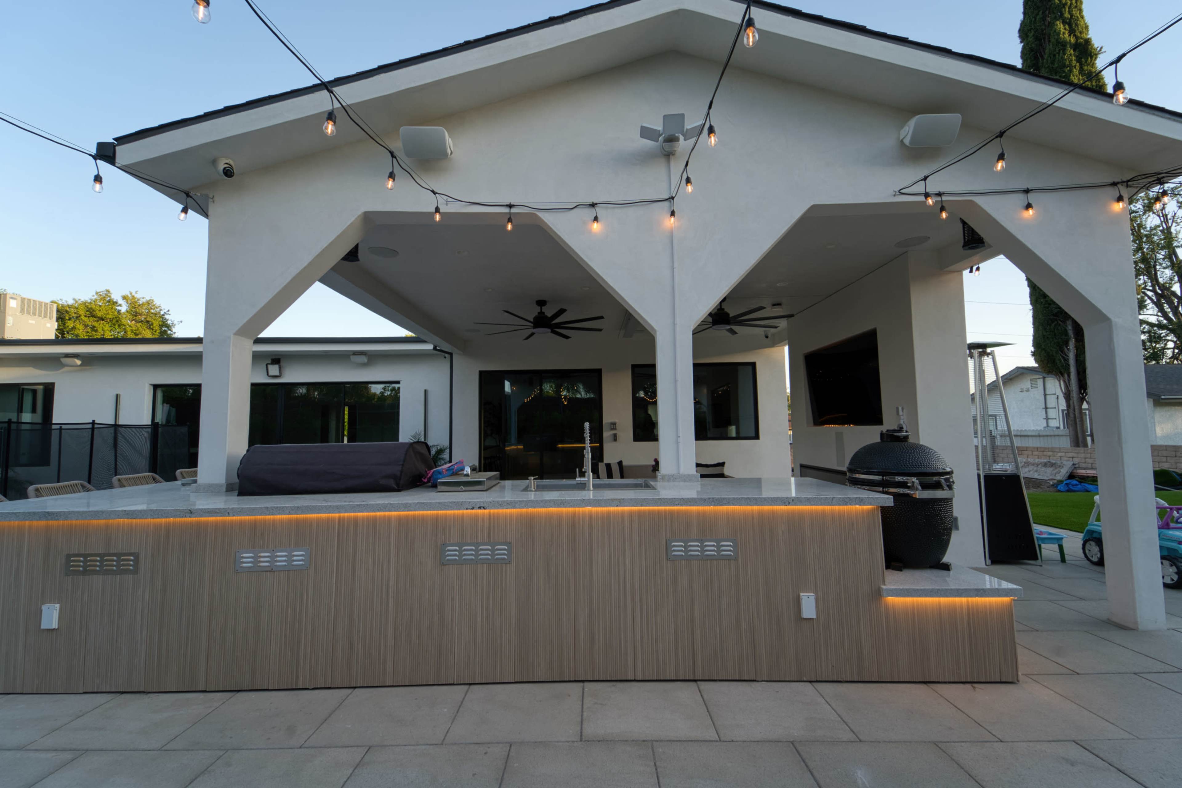 Modern Large Private Backyard with Pool and Spa for Events Image in Northridge, Northridge, CA