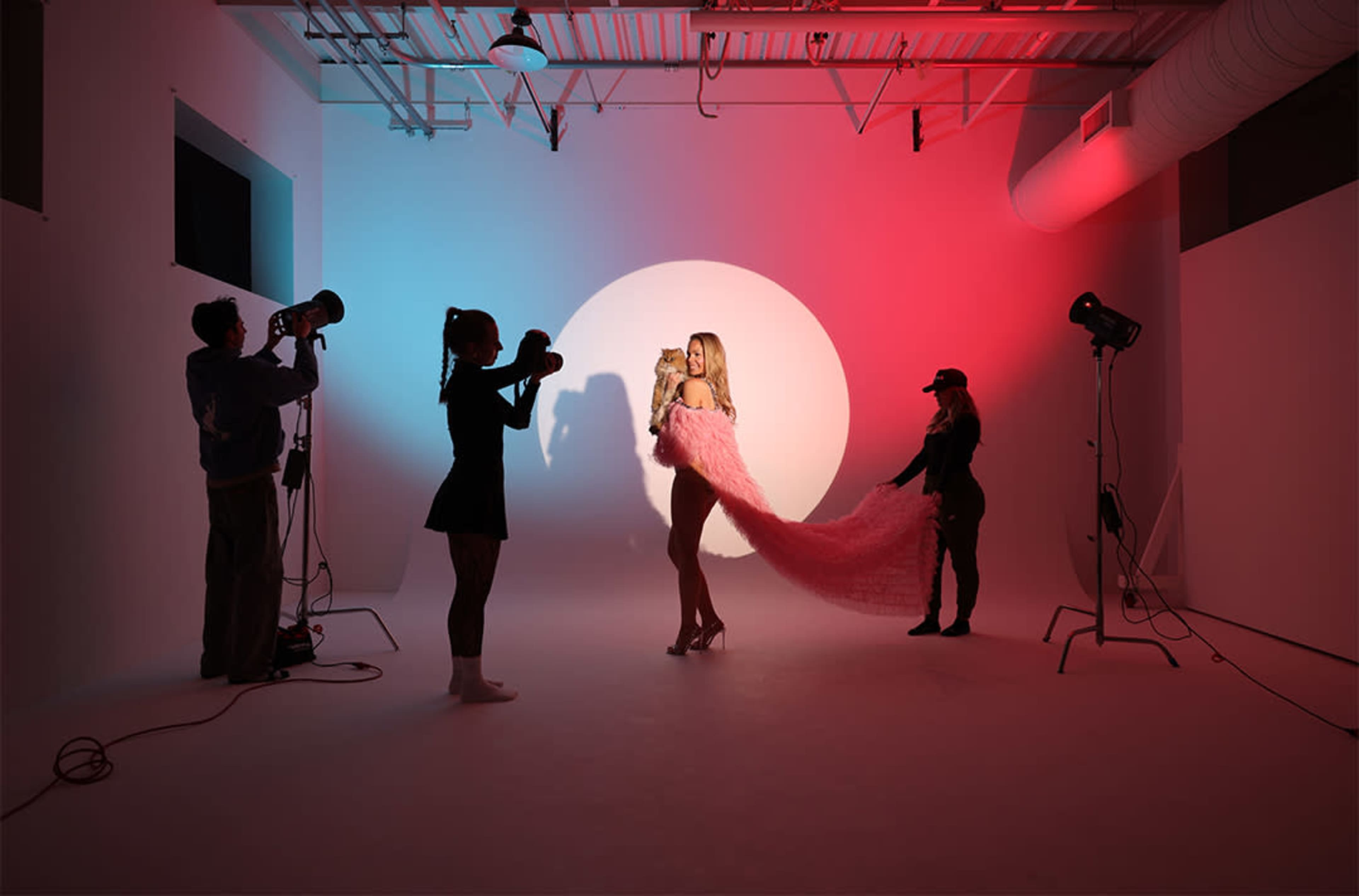 Production Studio White Infinity Wall Natural Light Image in Dayton's Bluff, Saint paul, MN