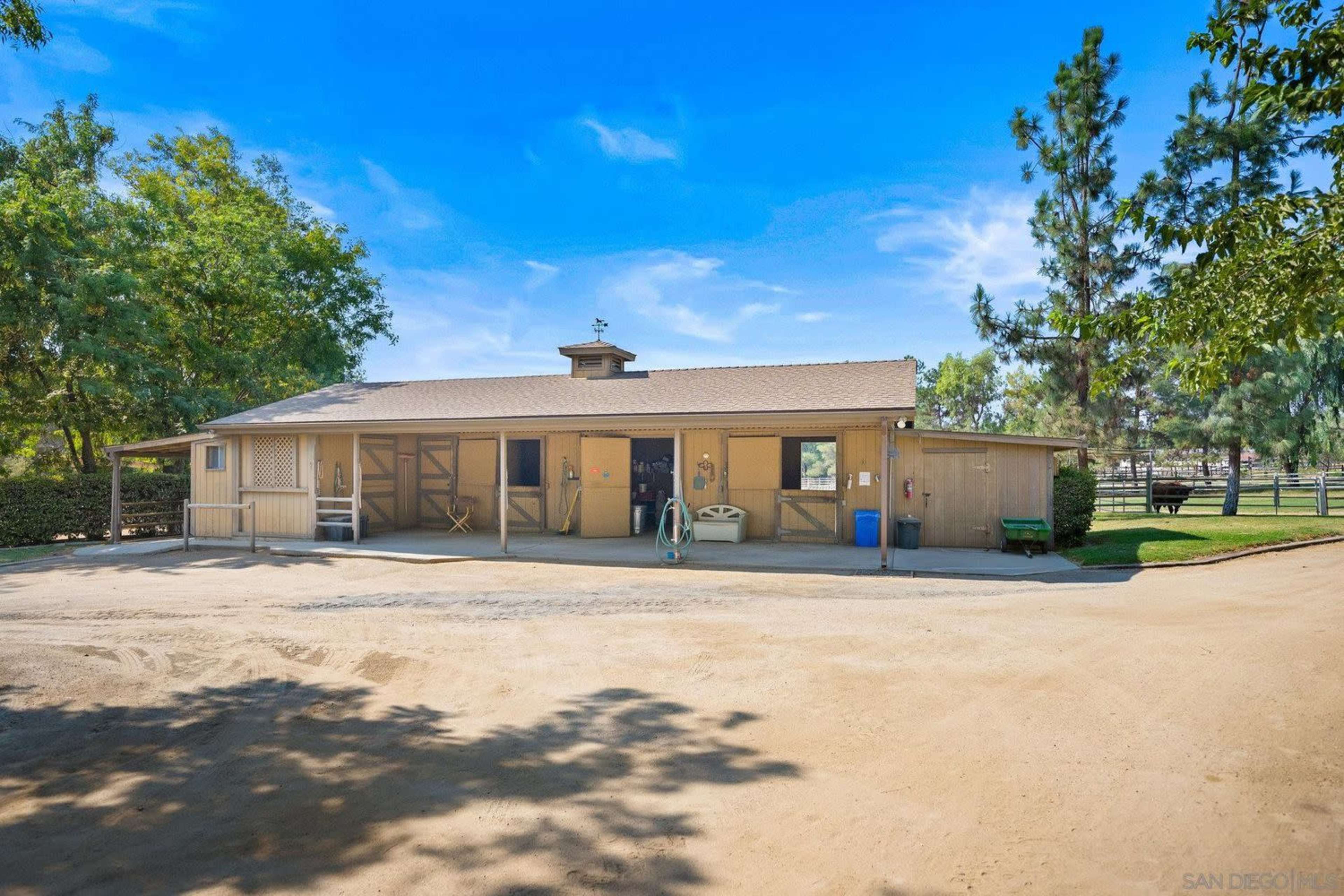 Stunning Horse Farm with Ancient Oak Trees Image in Valley Center, Valley Center, CA