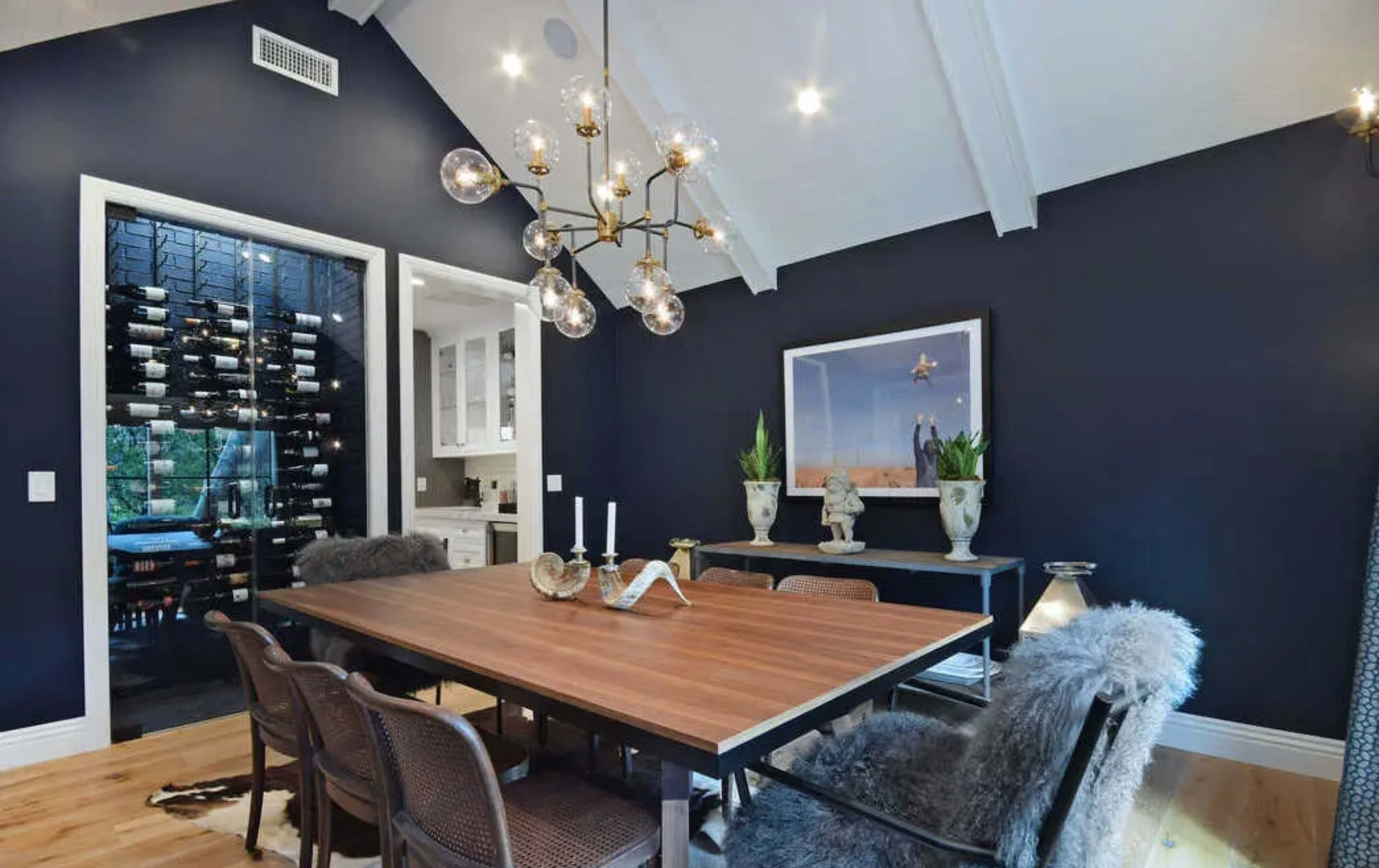 Luxury Modern Farmhouse with Beautiful and Spacious Outdoor Space Image in Encino, Encino, CA