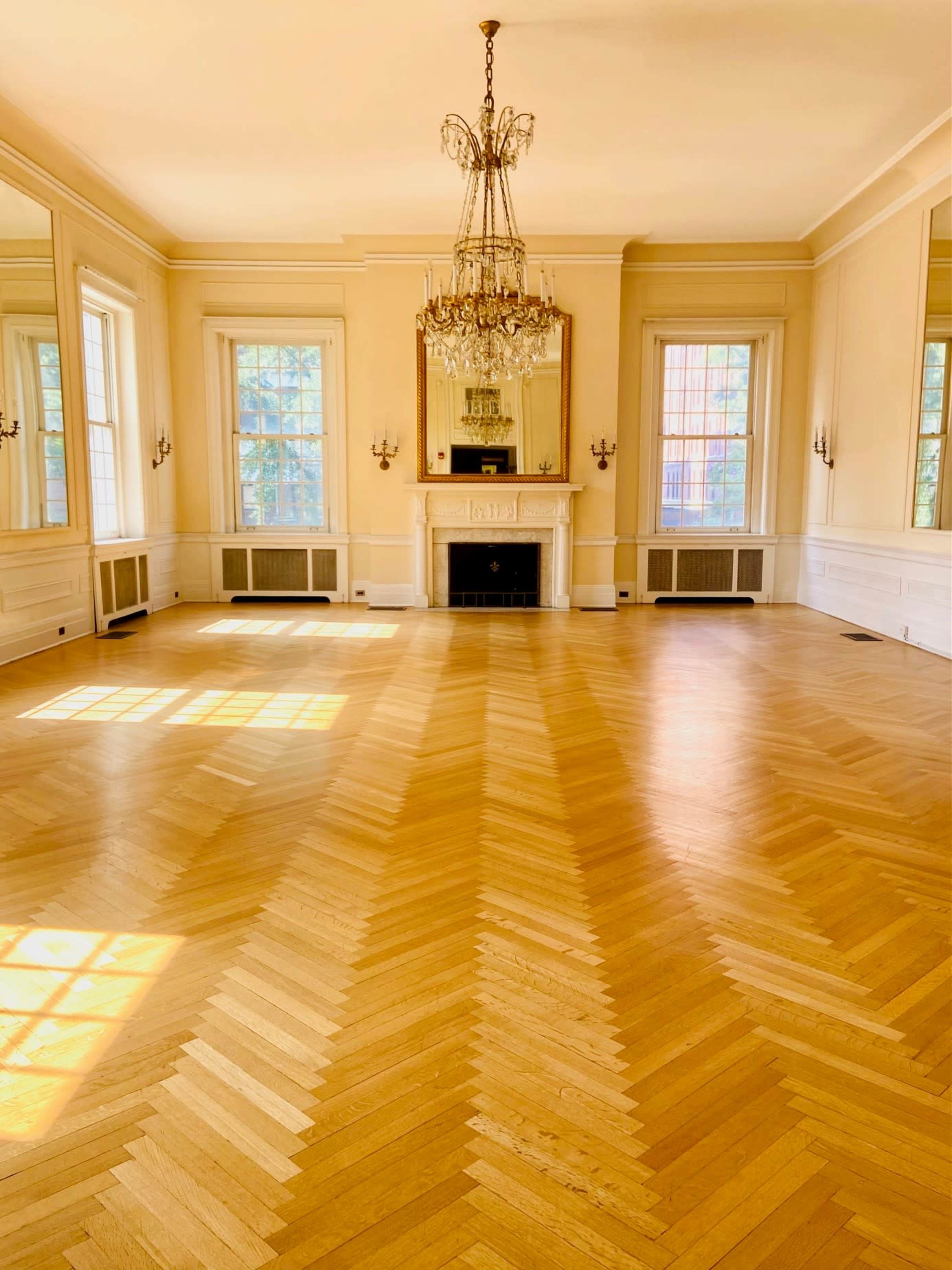 Historic Space in Dupont with Outdoor Courtyard Image in Northwest Washington, Waashington, DC