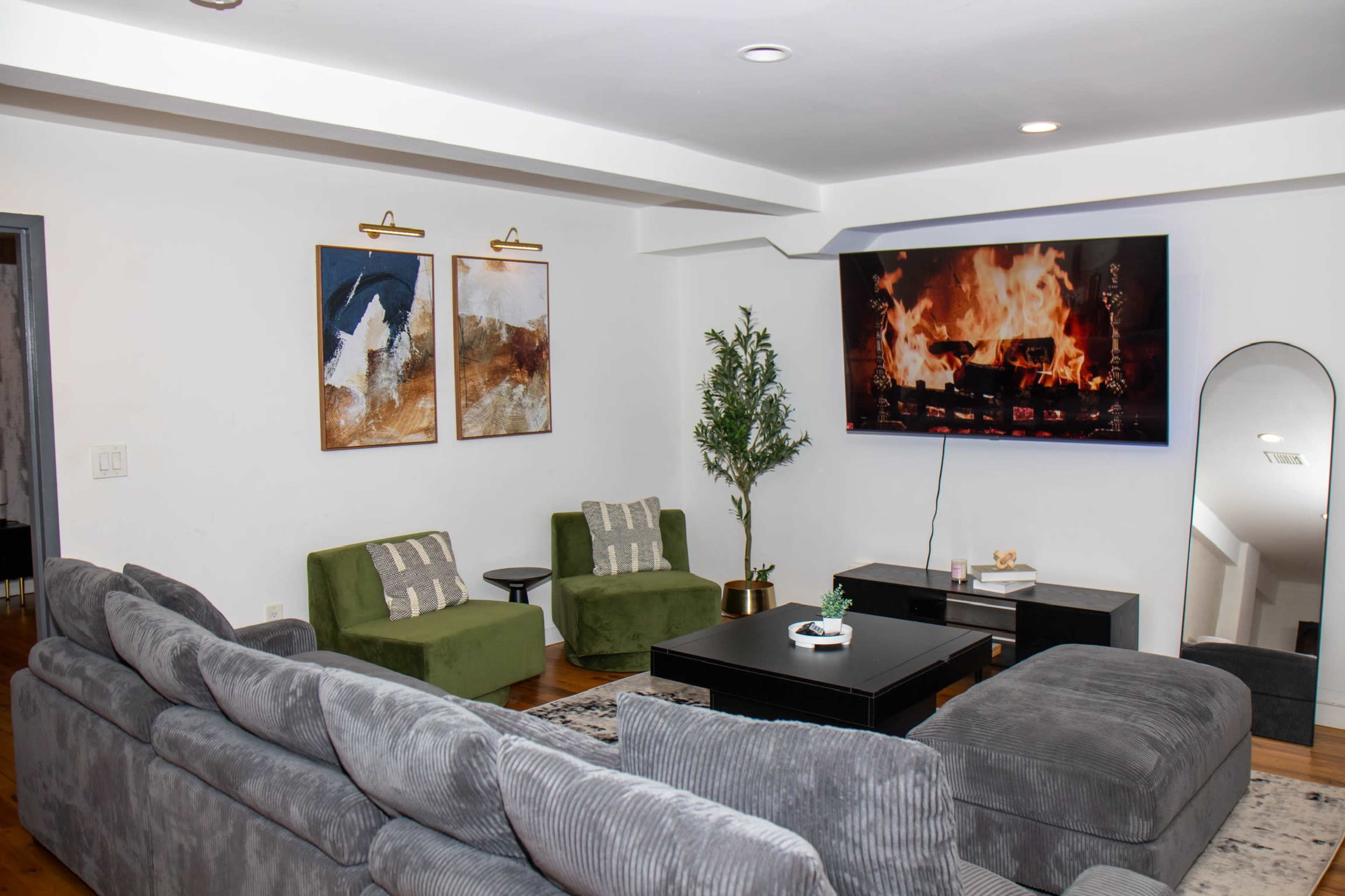 Newark's Stylish & Versatile Lounge | Perfect for Shoots, Production, & MORE! Image in Central Ward, newark, NJ