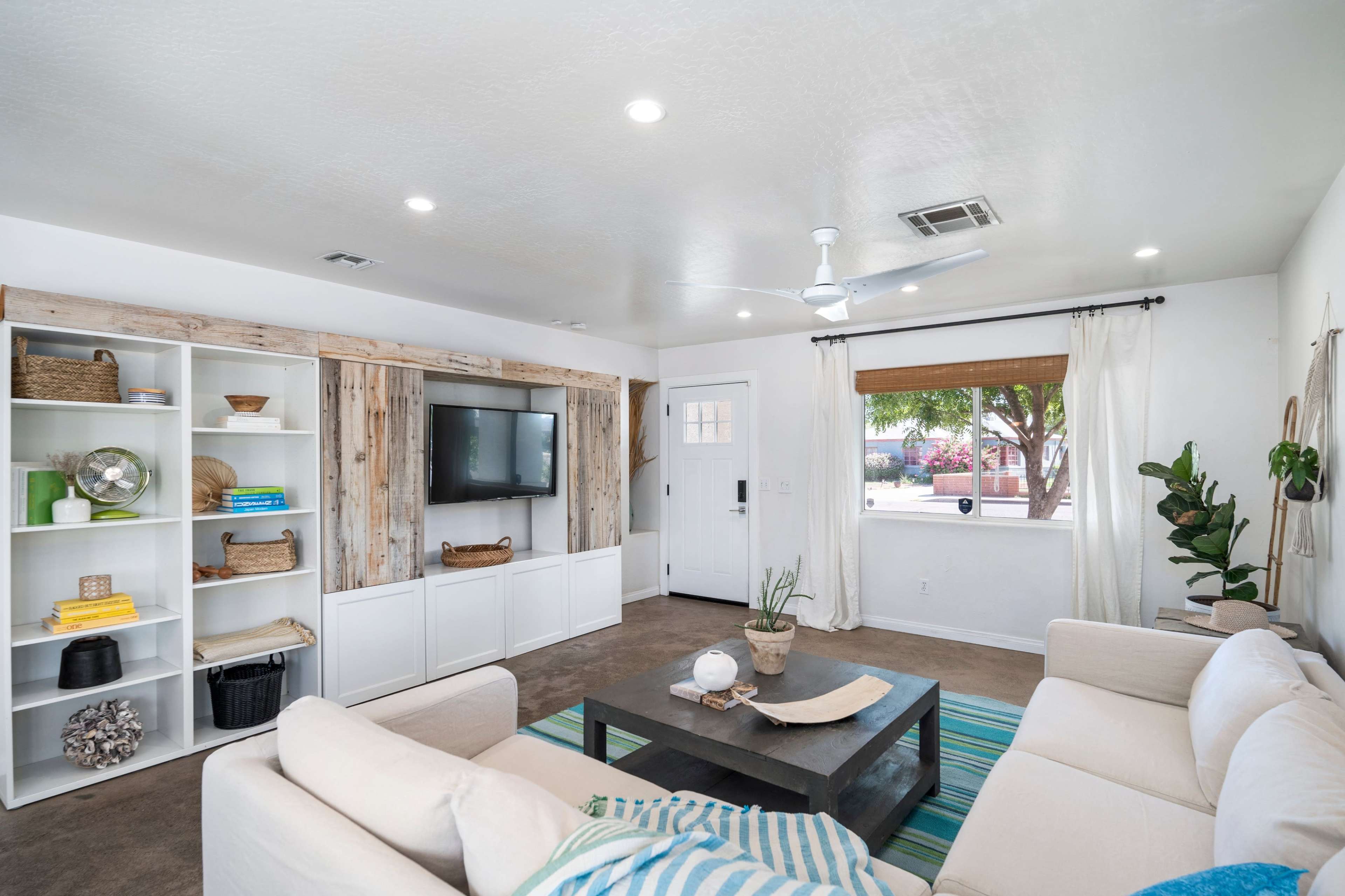 The Bodhi | Eclectic Bungalow | Fresh Design | Relaxed California Vibes Image in Encanto Village, Phoenix, AZ