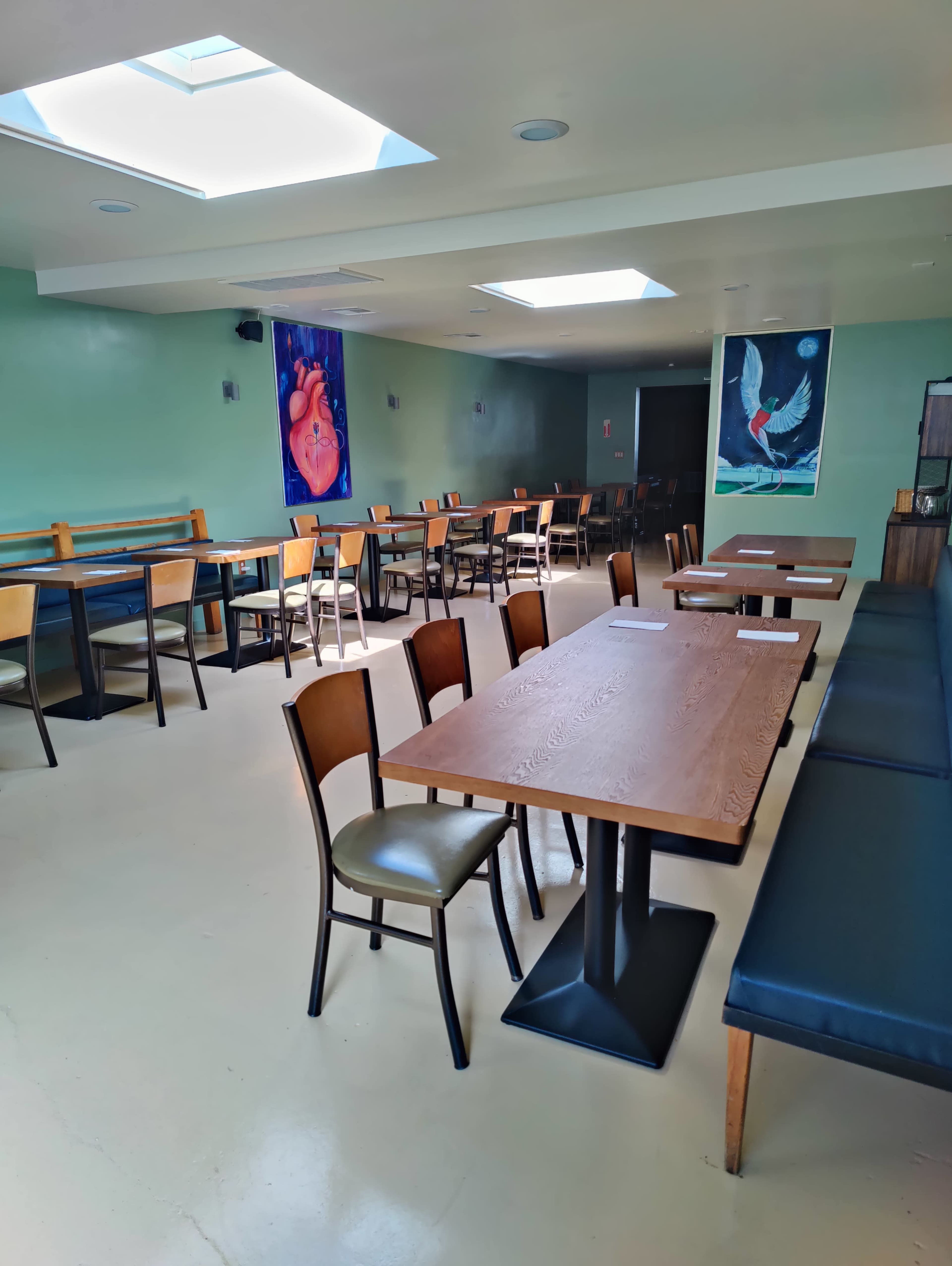 Centrally located restaurant / bar Image in Temescal, Oakland, CA