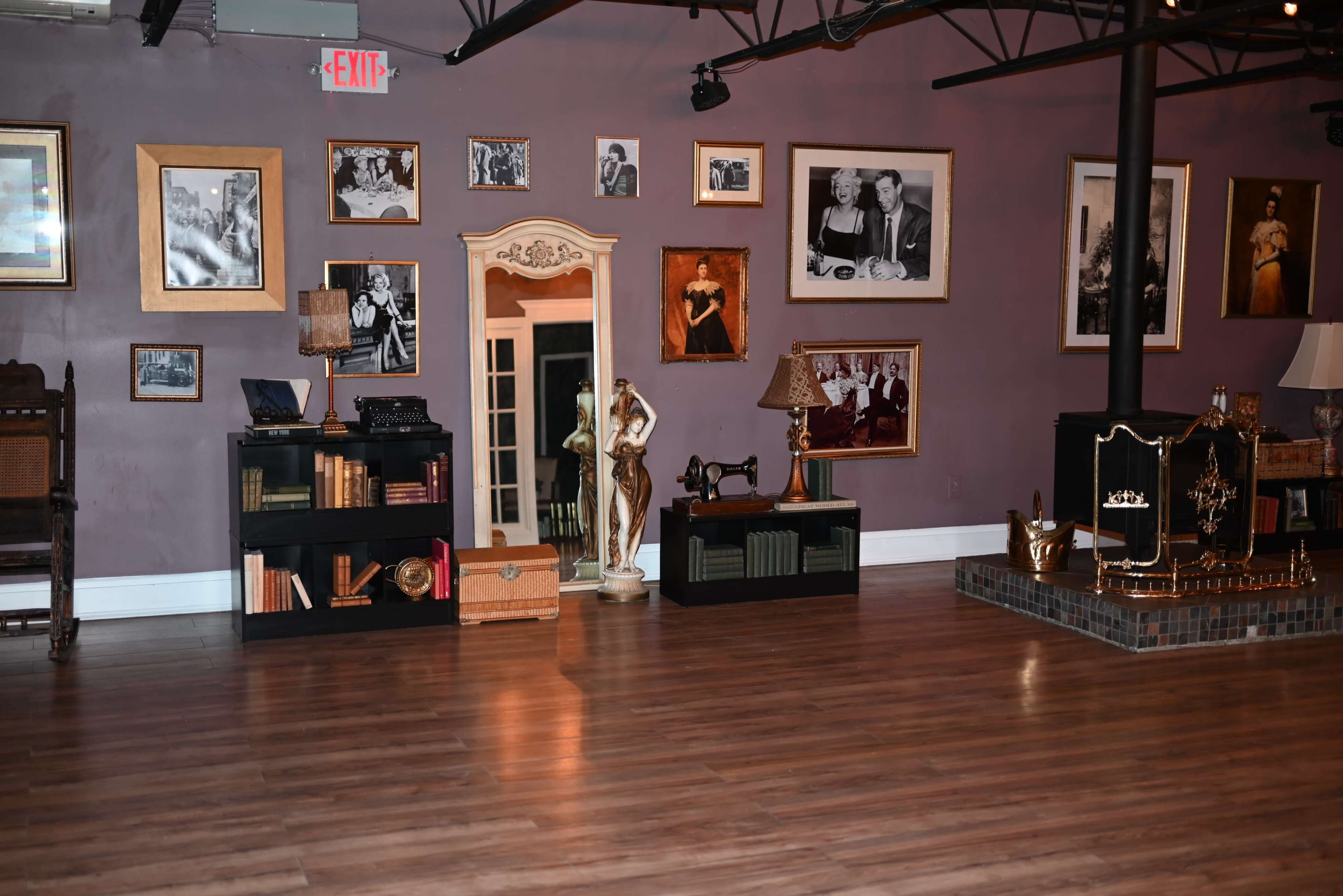 Old New York historical themed studio in an industrial area steps from the LIRR Image in Hempstead, Oceanside, NY