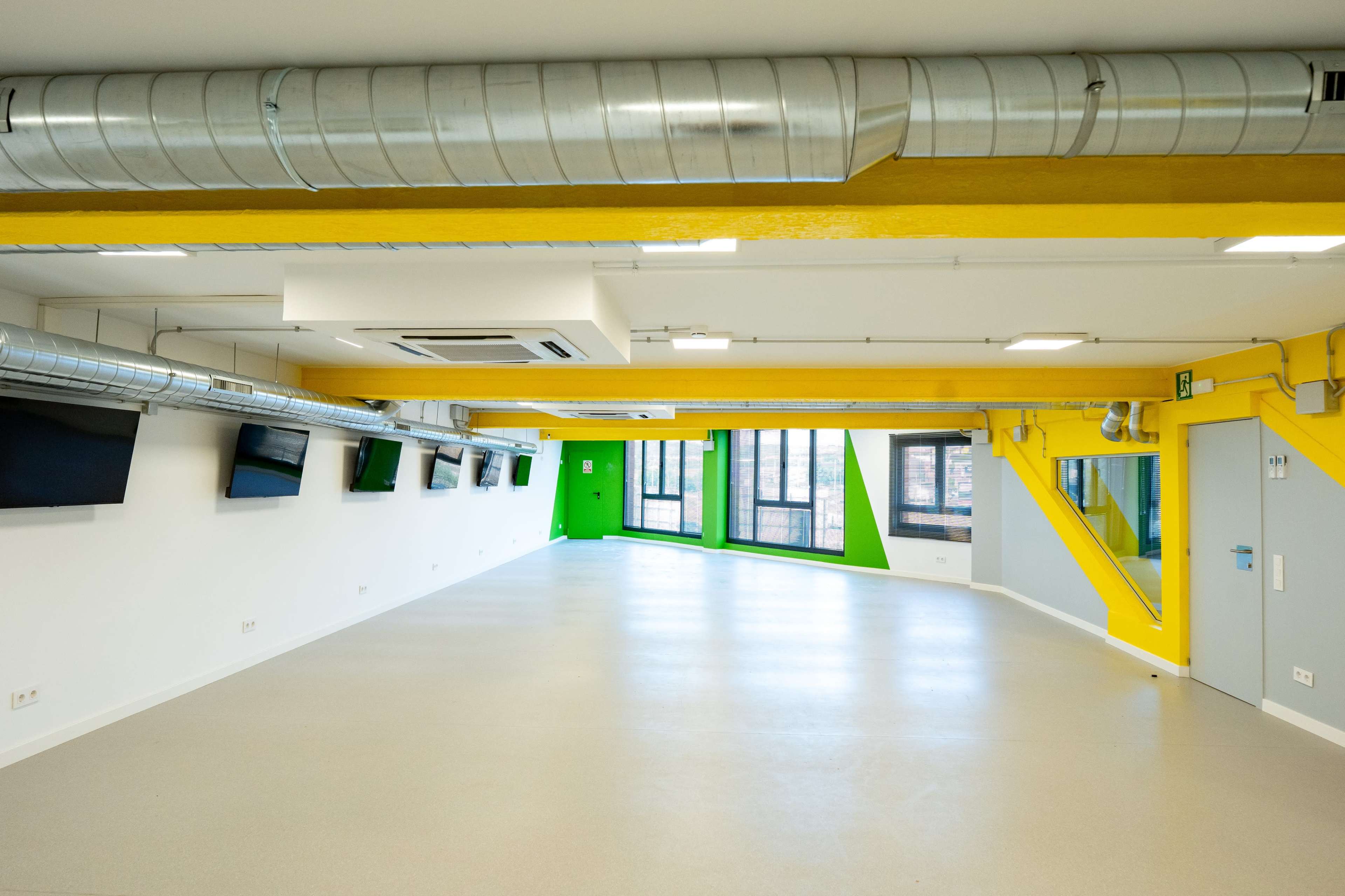 Espacio diáfano para eventos y formaciones en zona estratégica Image in , Sant Quirze del Vallès, B