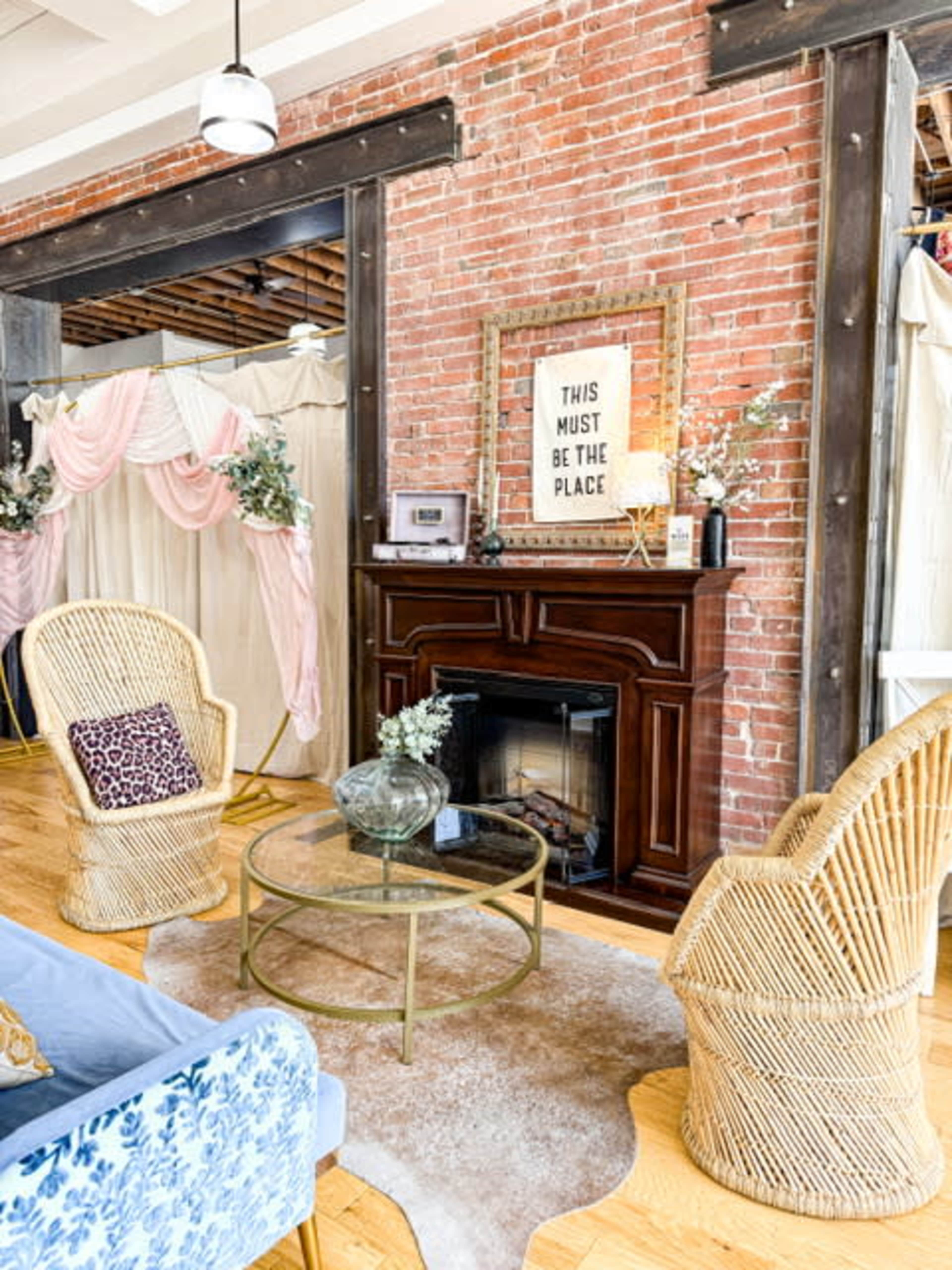 Bright, Pre Styled Content Space in Downtown Excelsior Springs Image in Fishing River Township, Excelsior Springs, MO