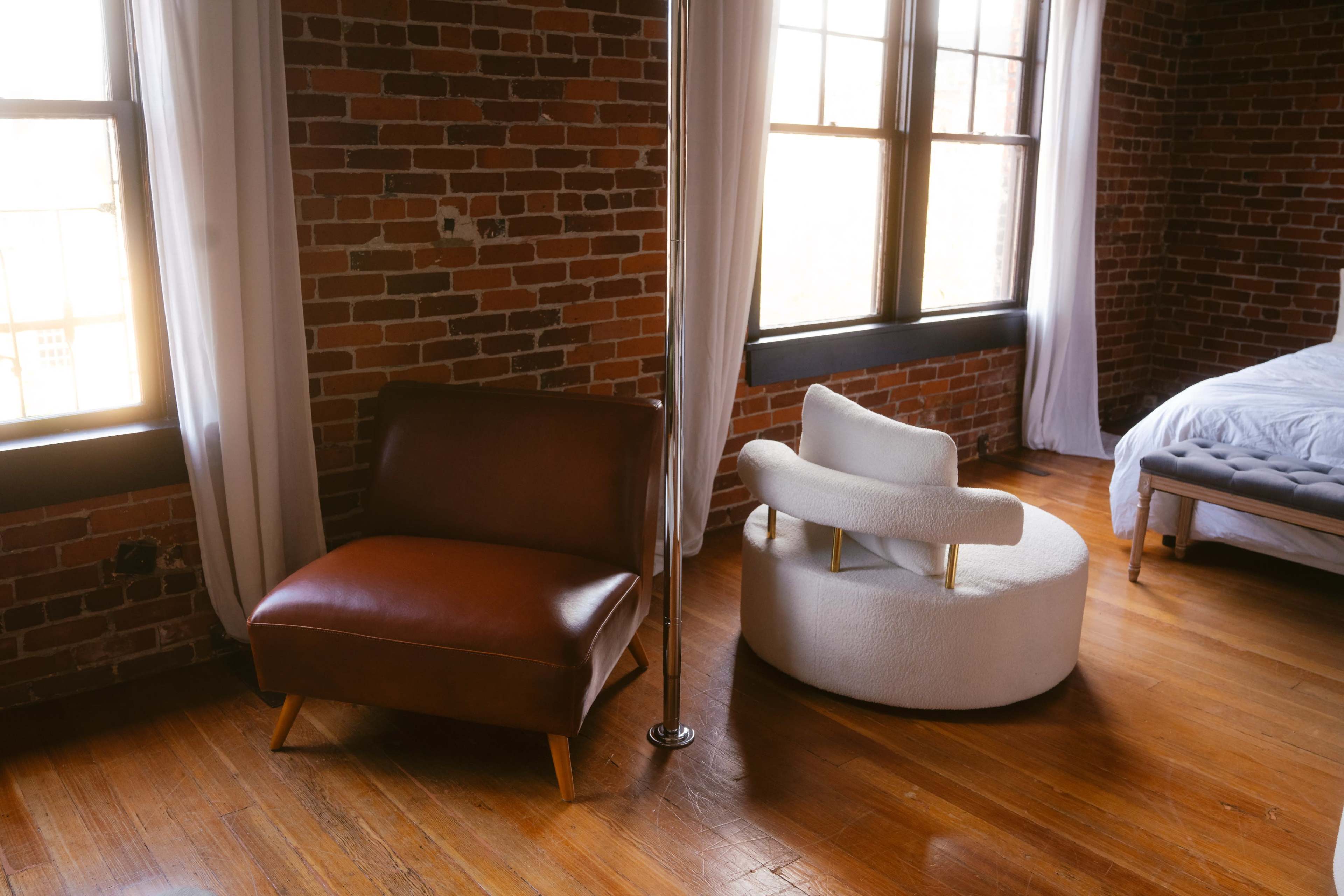 Glamorous Studio in the Pearl District with Cityscape View & Fire Escape Image in Northwest Portland, Portland, OR