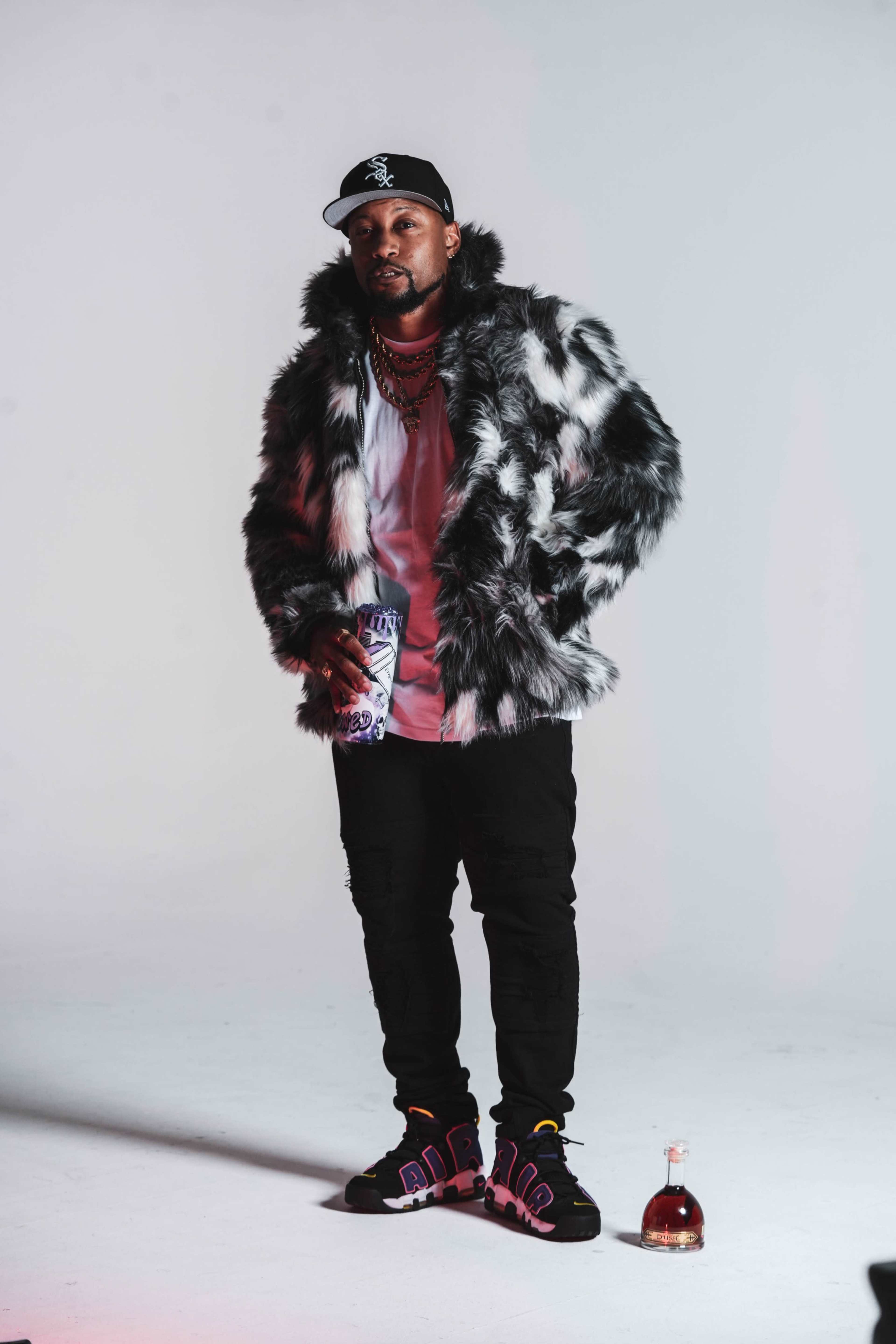 Large color cyc wall with high ceilings Image in Westside, HOUSTON, TX