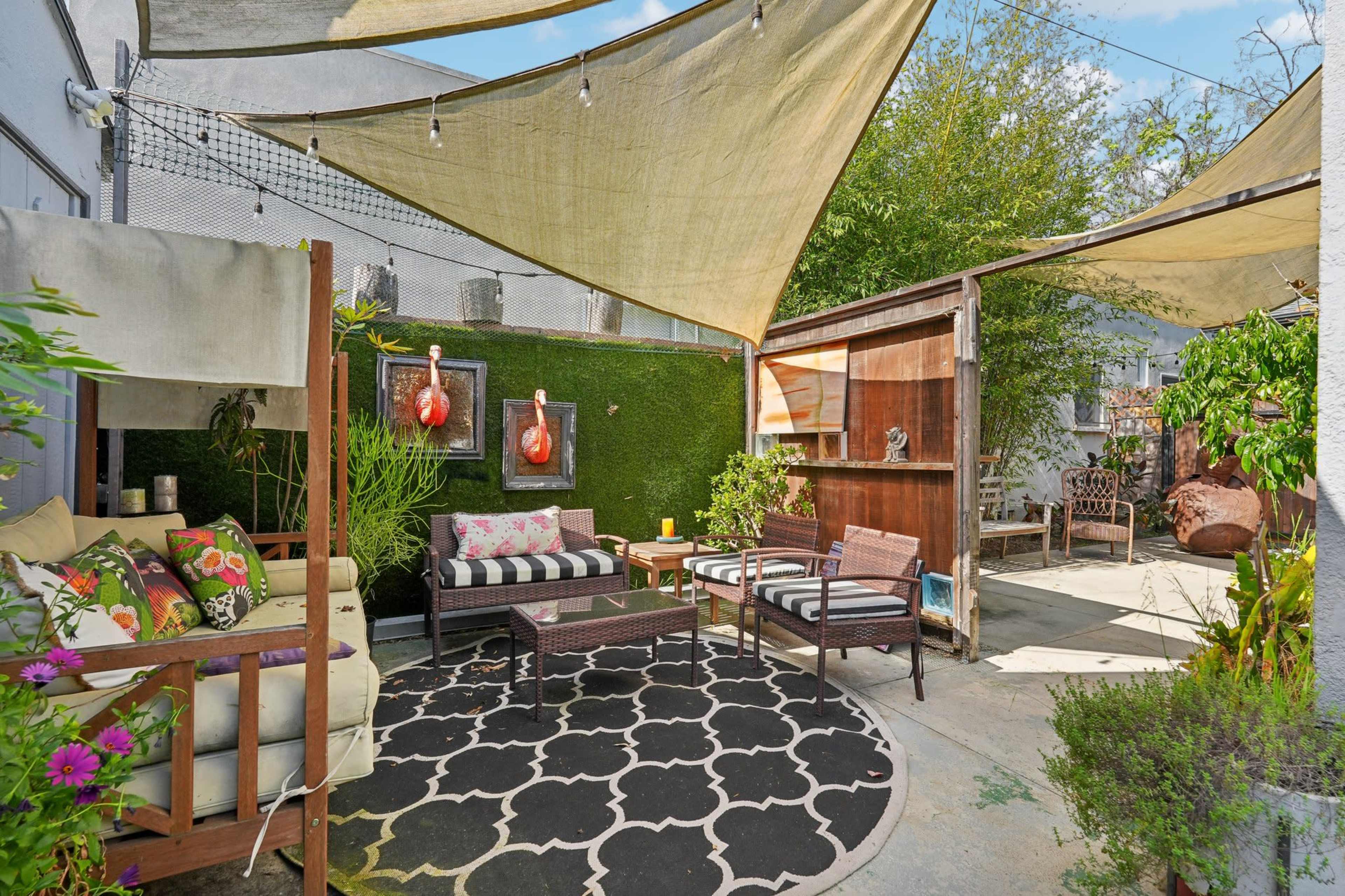 Trendy house with big back yard Image in Central LA, Los Angeles, CA