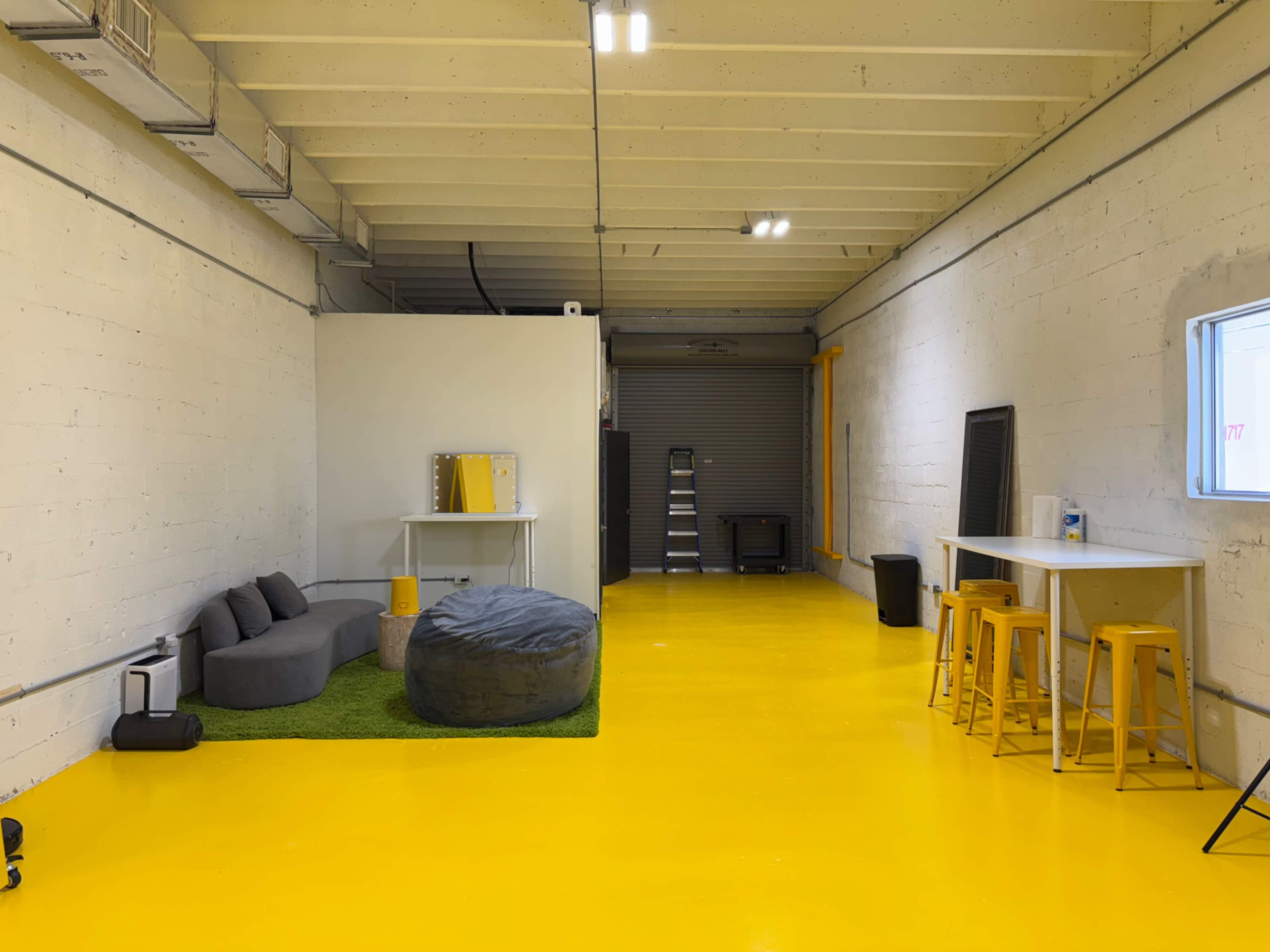 NEW 24/7 Colorful Photo & Video Studio w/ Free Lighting, Free Backdrops + Open Layout Image in Allapattah, Miami, FL