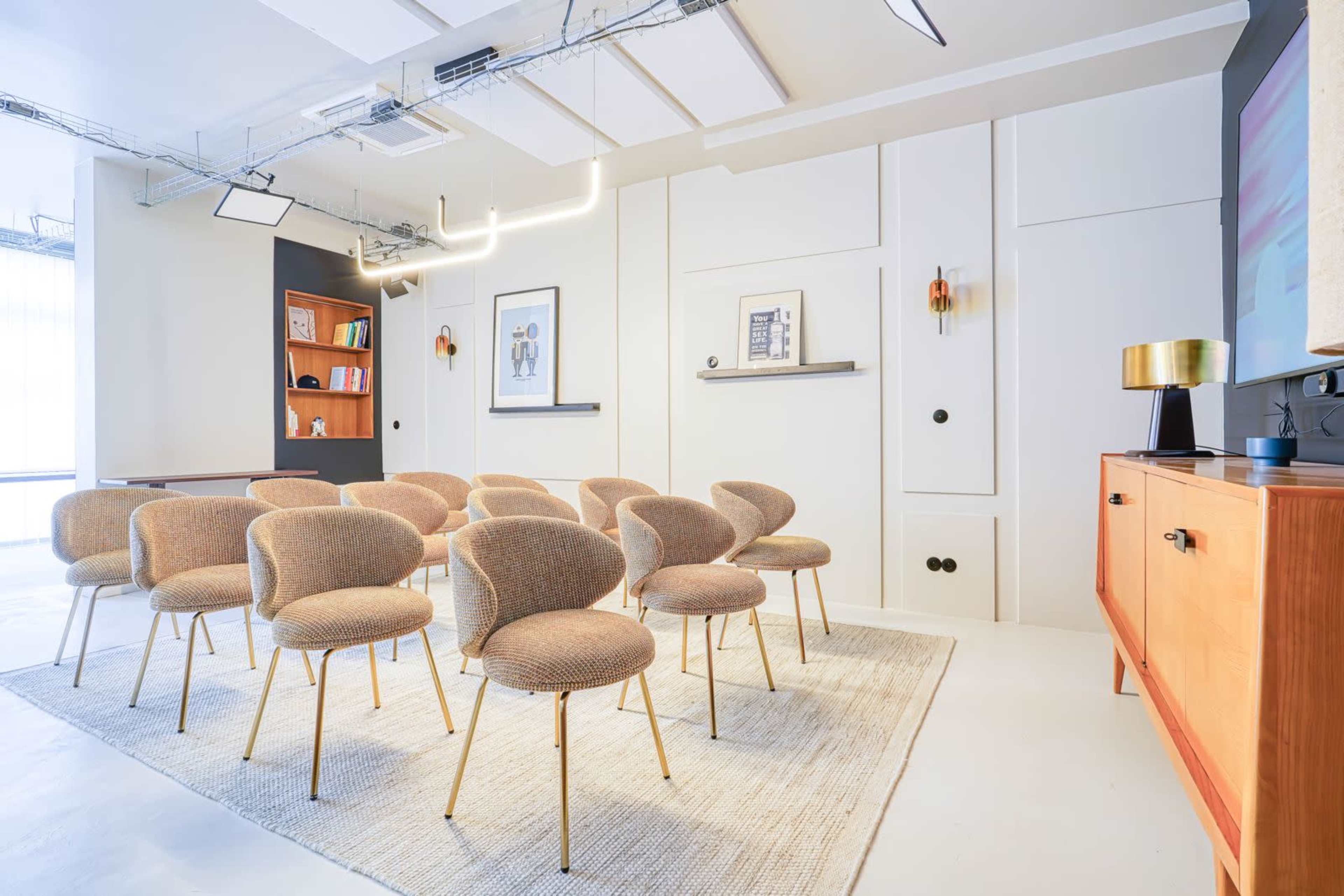 Espace pour réunions, shootings photo et enregistrements de podcast Image in Batignolles, Paris