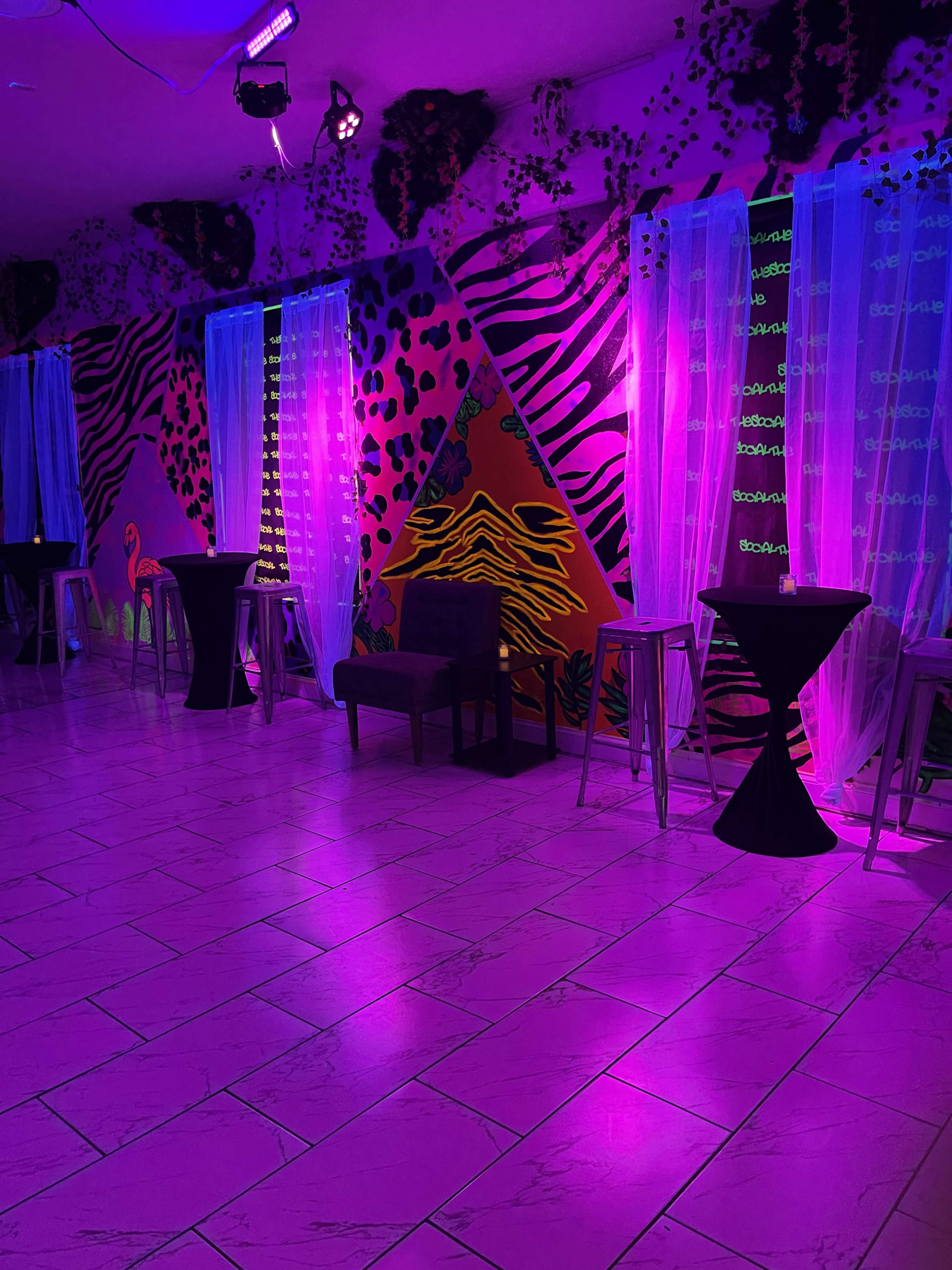 Neon Glow Room – Speakeasy-Style Creative Lounge with Retro Vibes in Dallas Image in Old East Dallas, Dallas, TX