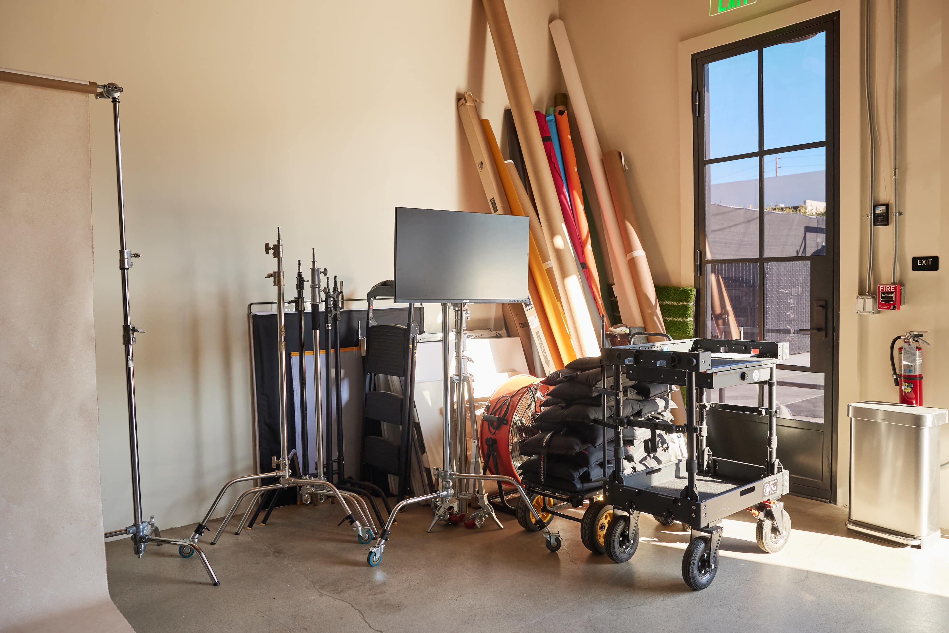 Urban Studio with Chic Furniture & Flex Space Image in Westside Costa Mesa, costa mesa, CA