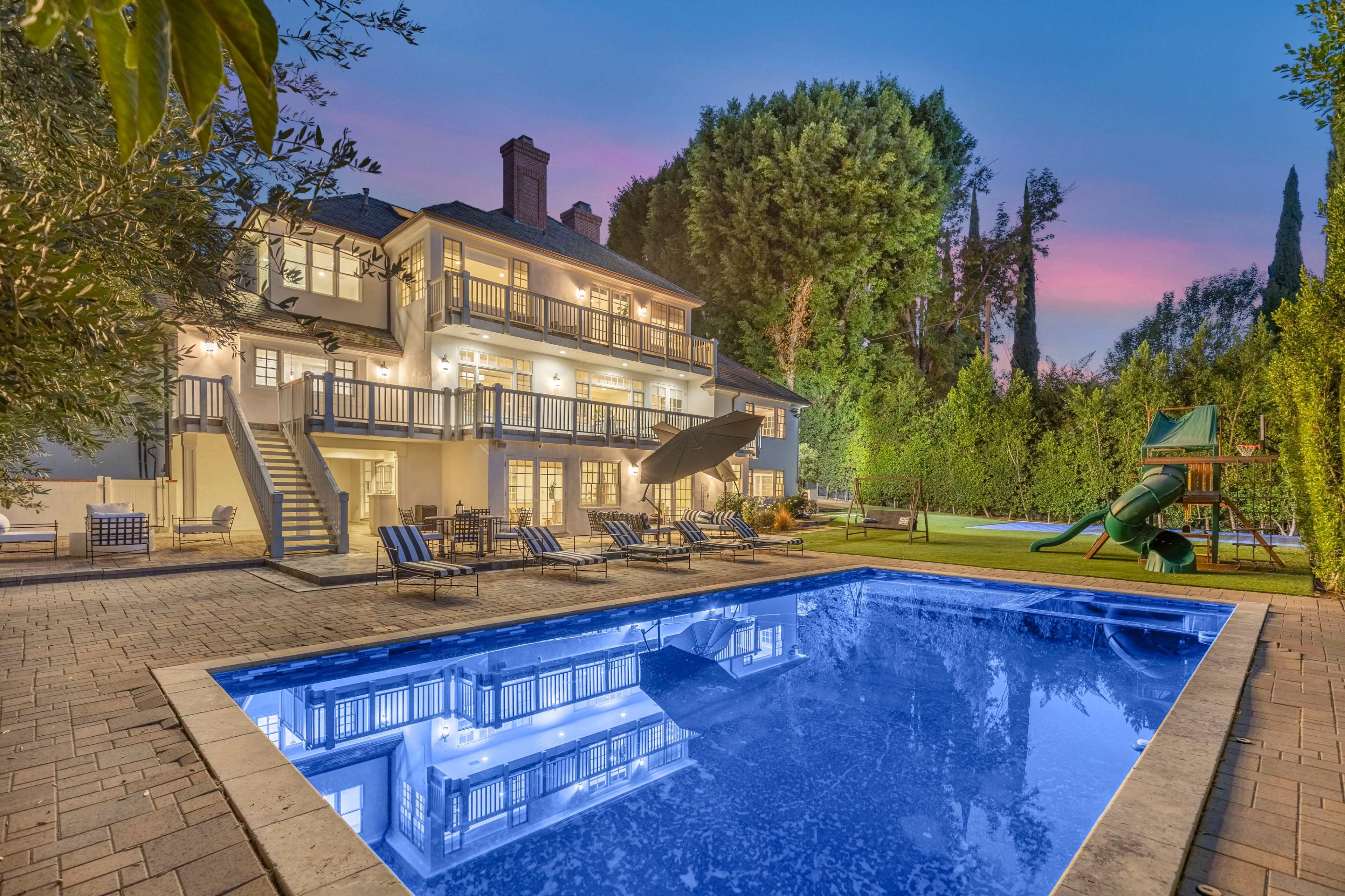 EMERSON EAST COAST ELEGANCE/ POOL/COLUMNS/ GALLERY Image in Sherman Oaks, Los Angeles, CA