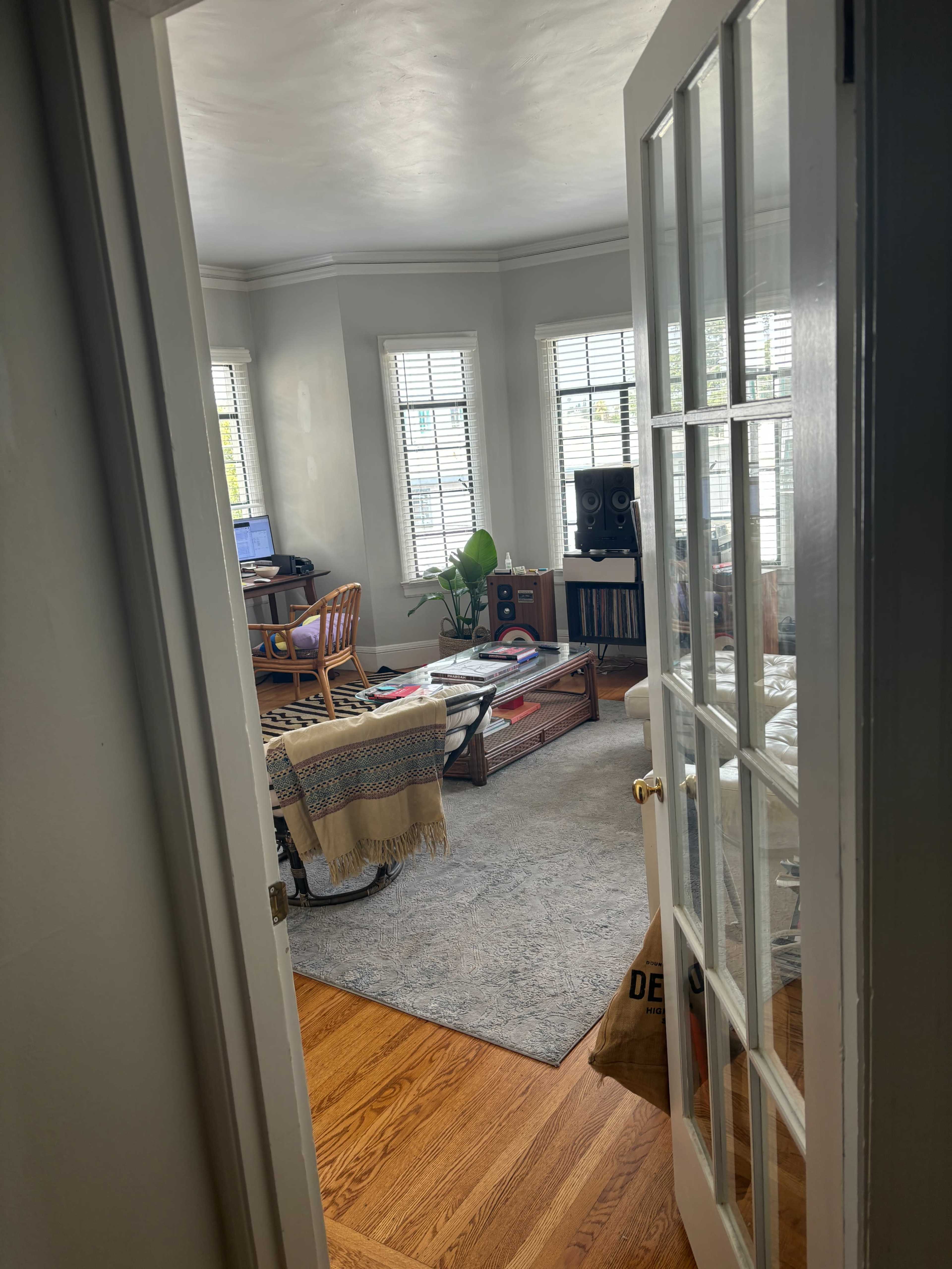Beautiful city apartment, GREAT natural light, Production Equipment Offered (photoshoots, video shoots, podcast recording ) Image in Cleveland Heights, Oakland, CA