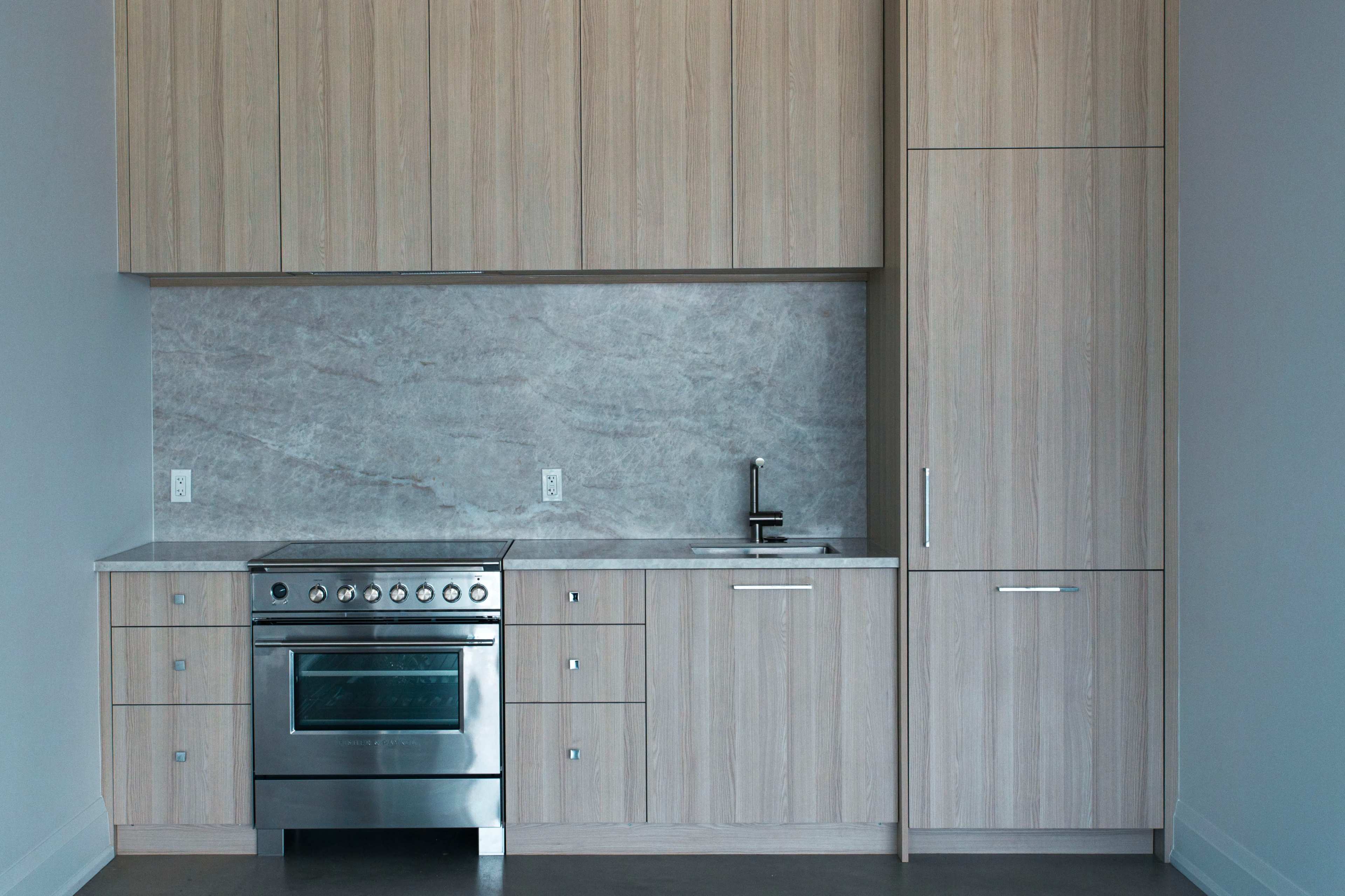 Downtown loft with a skyline view and rooftop patio Image in Davenport, toronto, ON