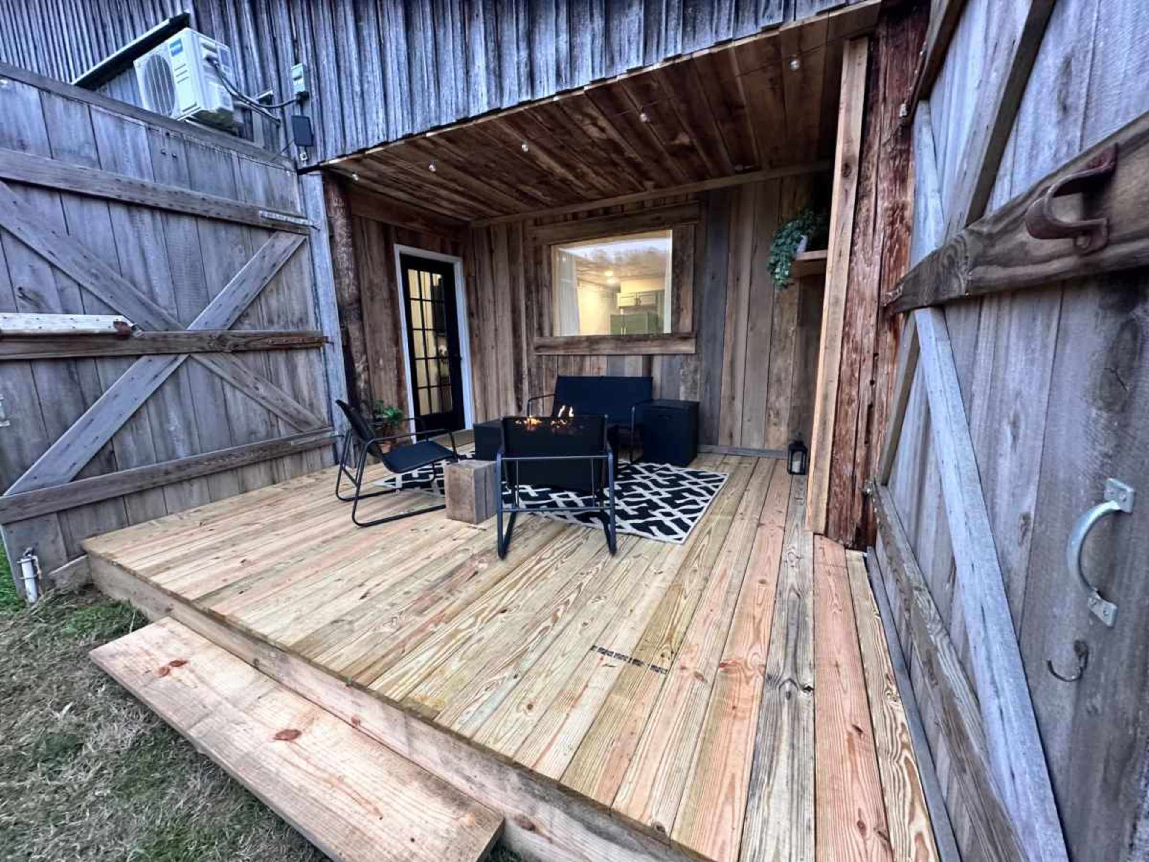Rustic Barn Venue with Scenic Pond, String Lights, and Cozy On-Site Lodging Image in , Gallatin, TN