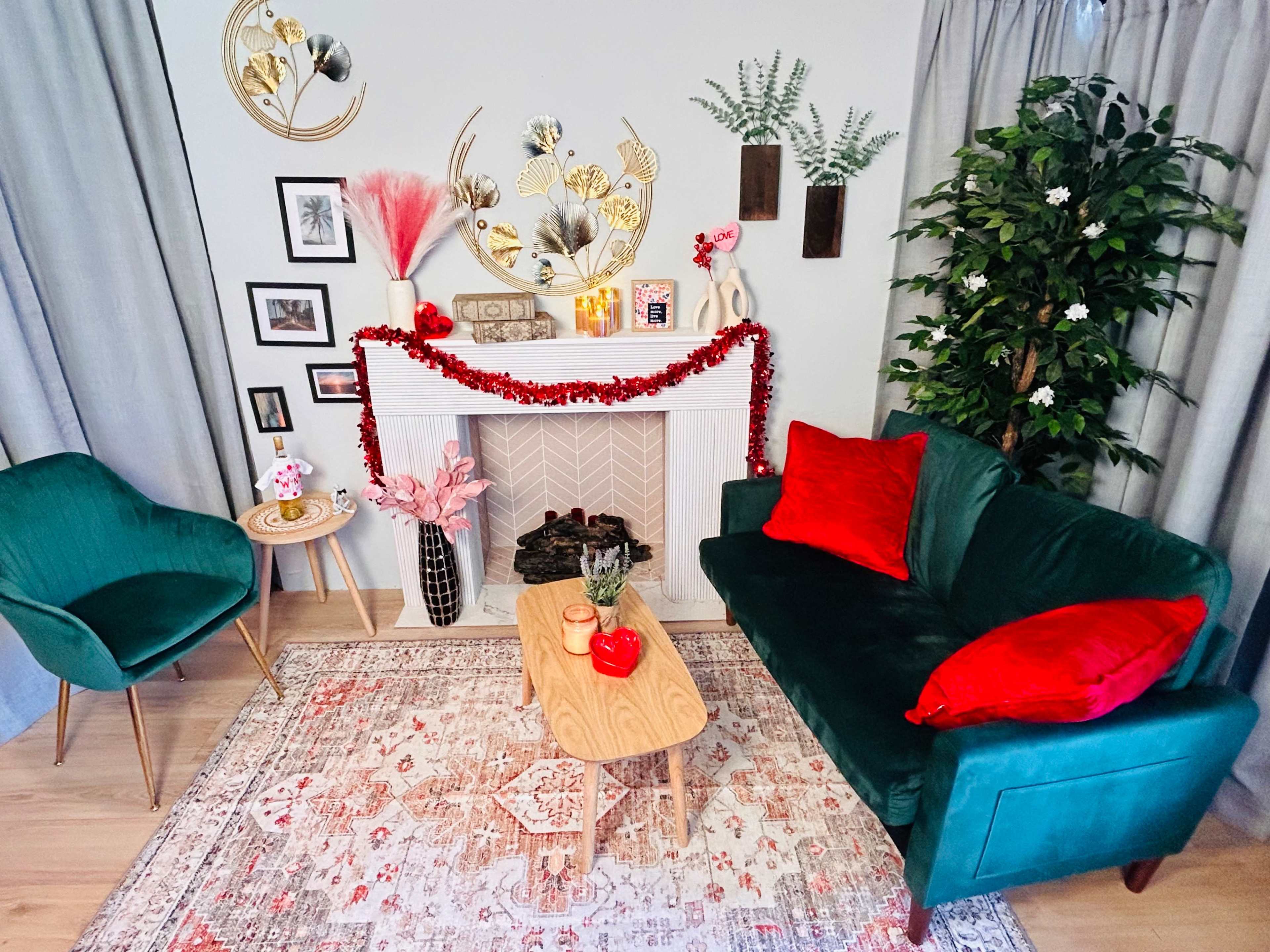 Valentine's Backdrops + Dog Kissing Booth! Image in Valencia, Valencia, CA