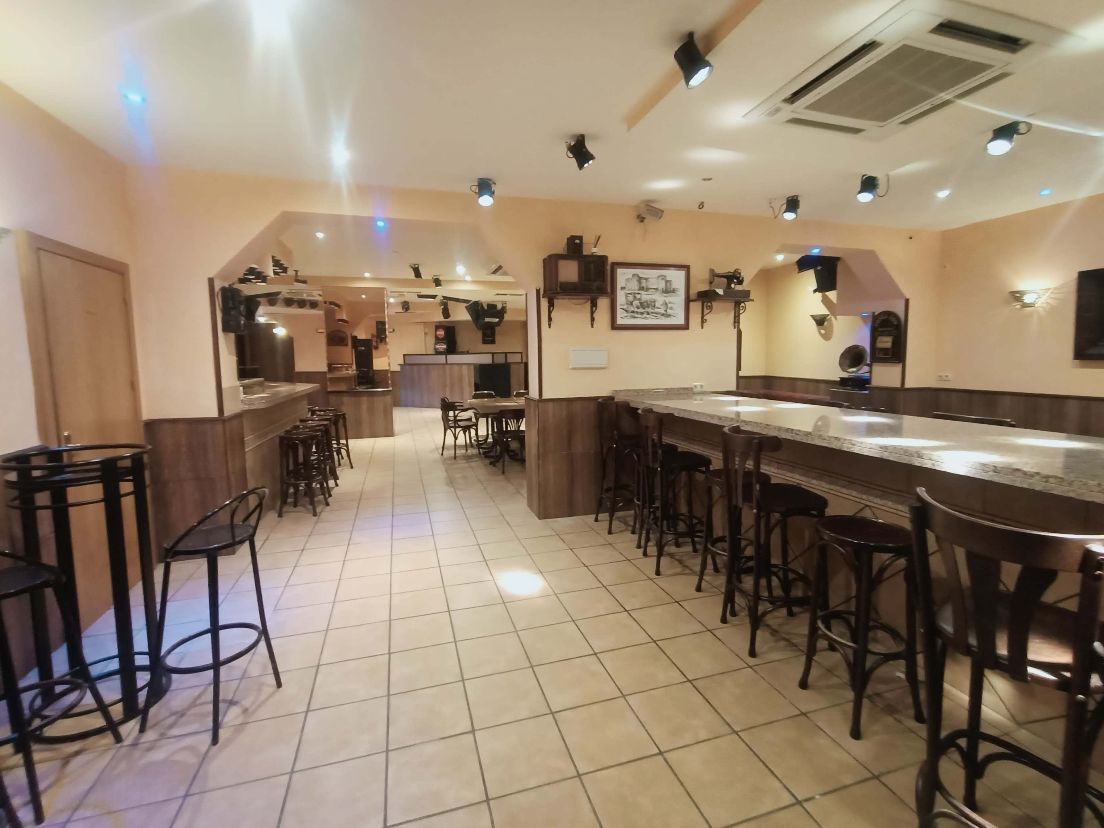 Sala de eventos con pista de baile para Fiestas privadas, con terraza climatizada Imagen en , Casarrubios del Monte, TO