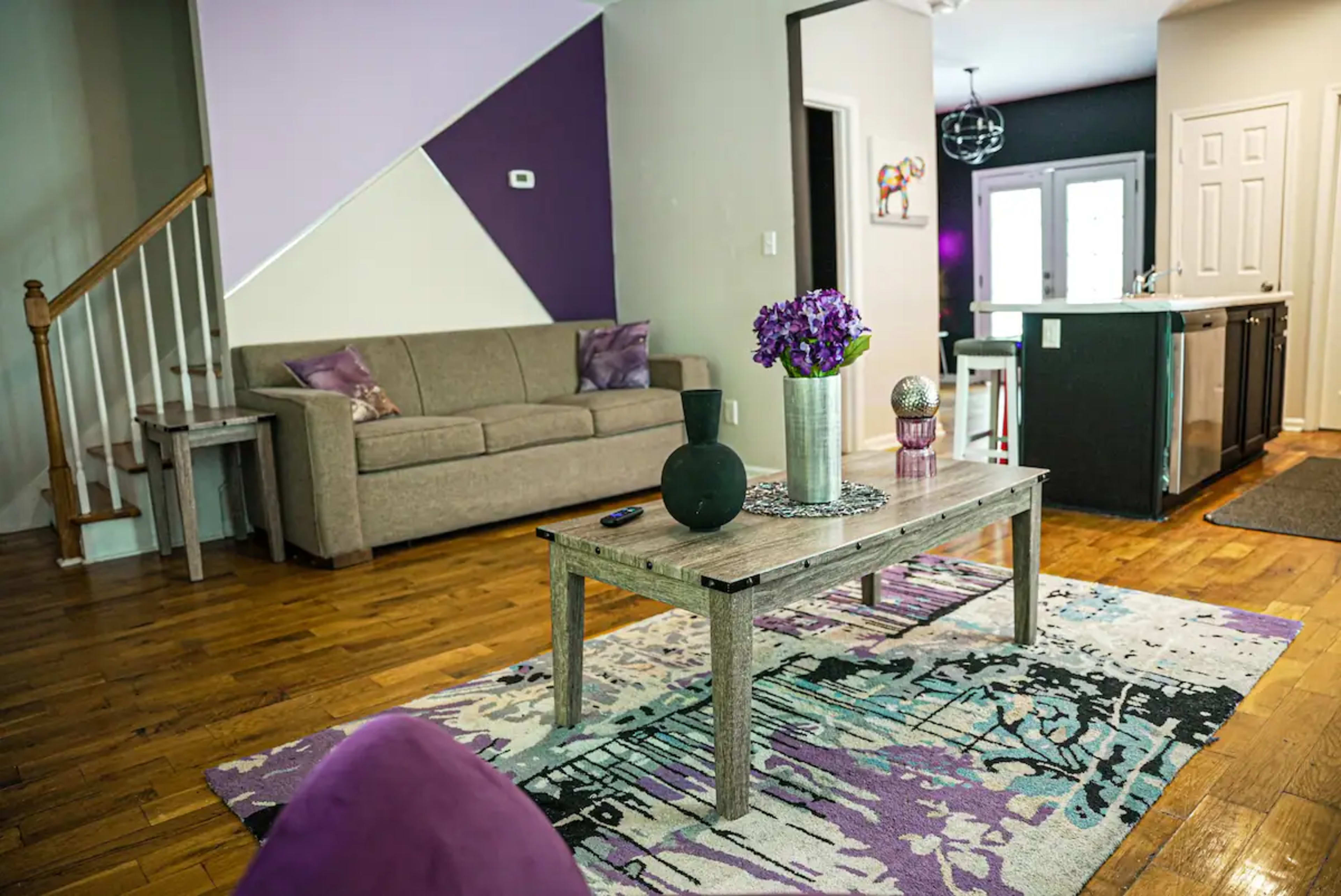 Stylish Abode of Atlanta Image in Venetian Hills, Atlanta, GA