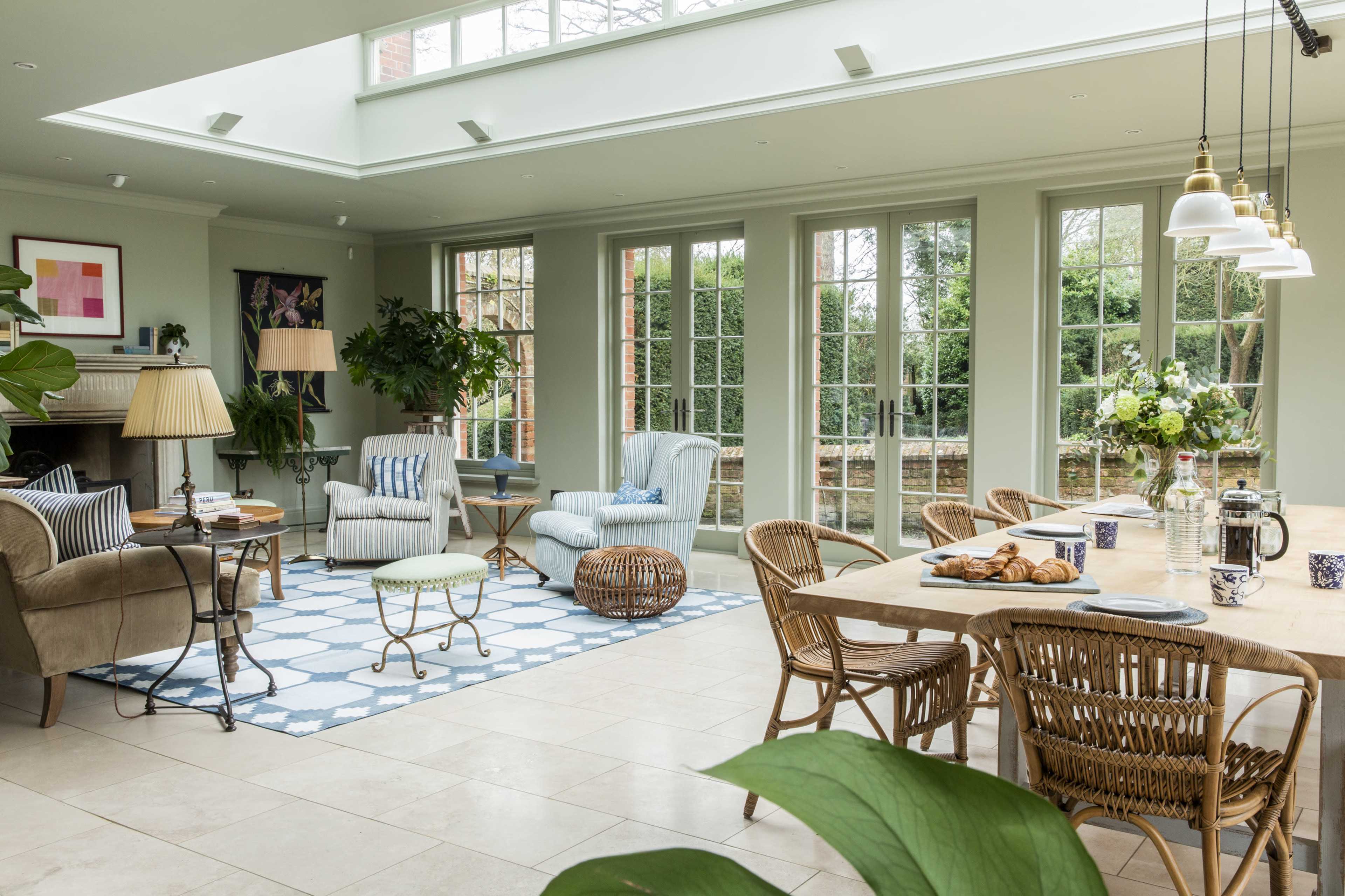 Georgian Manor House in Berkshire, With Seven Acres of Grounds Image in Yattendon, Berkshire, ENG