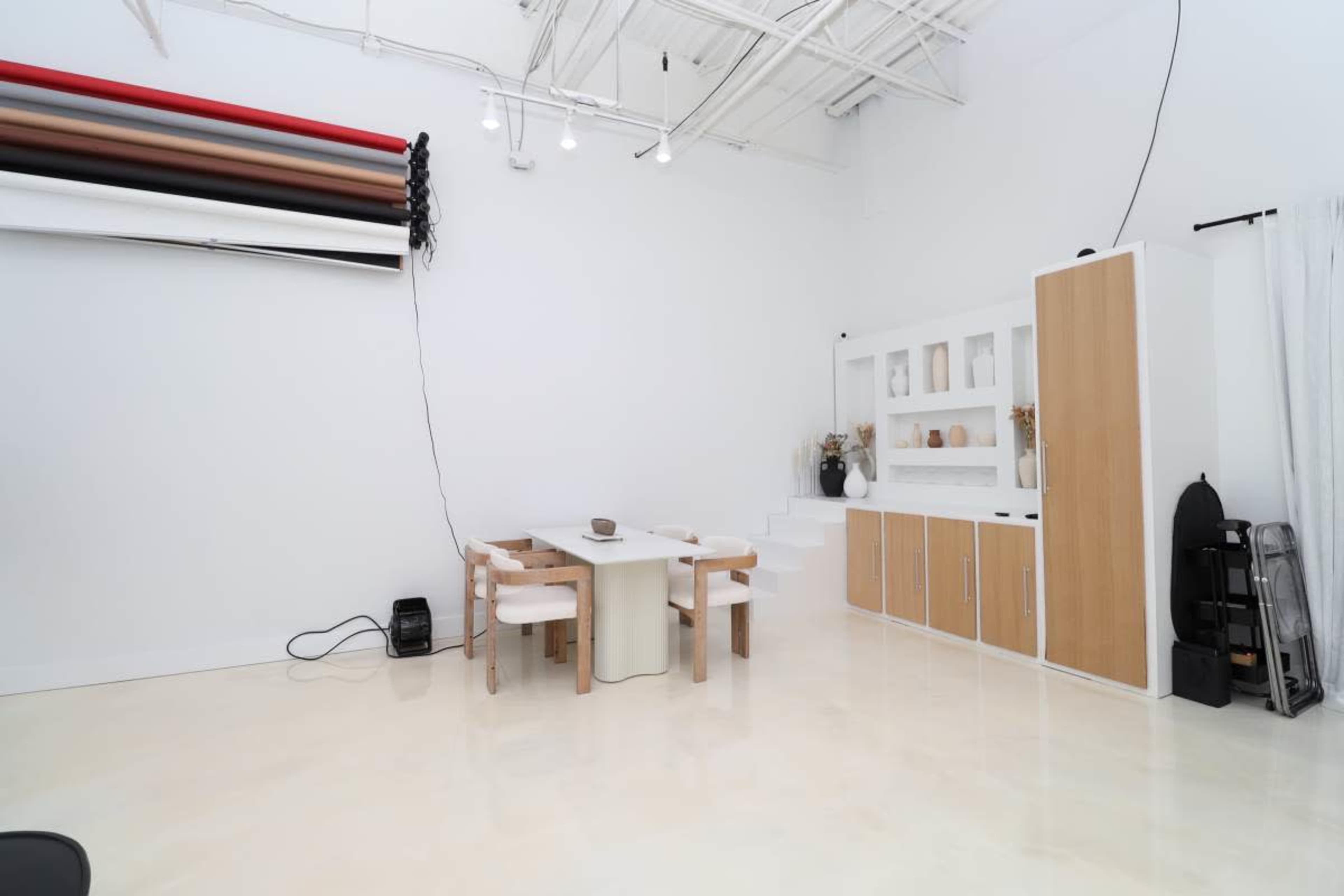 Modern Luxury Natural-Light Photo Studio — Metro Atlanta (Suwanee, Ga) for Photoshoots, Content Creation, Events, Classes Image in Suwanee, Suwanee, GA