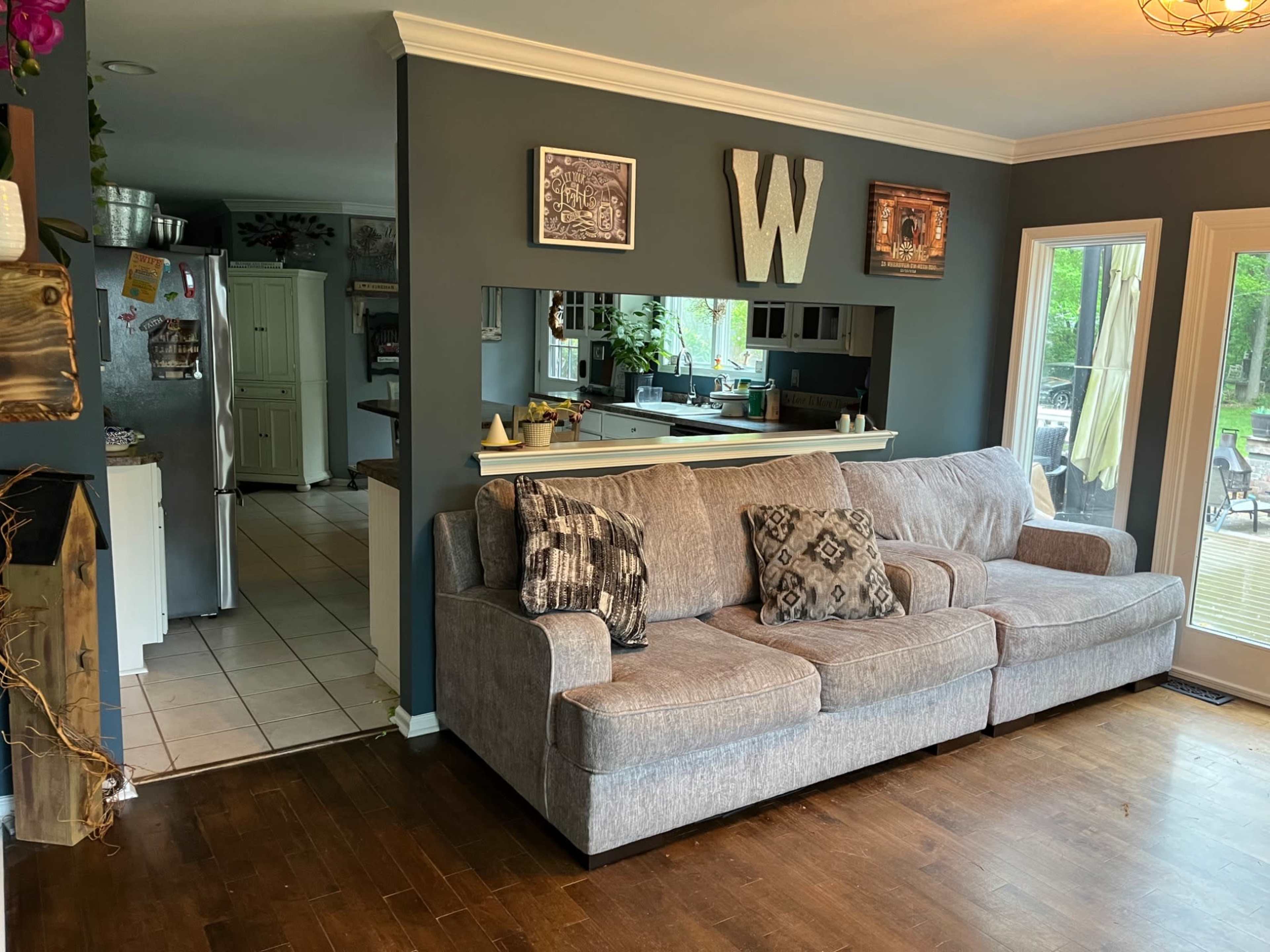 Scenic Sunrise Retreat with Floor-to-Ceiling Windows, Perfect for Gatherings, Micro Events, Shoots, and Workshops Image in , Perryville, MD