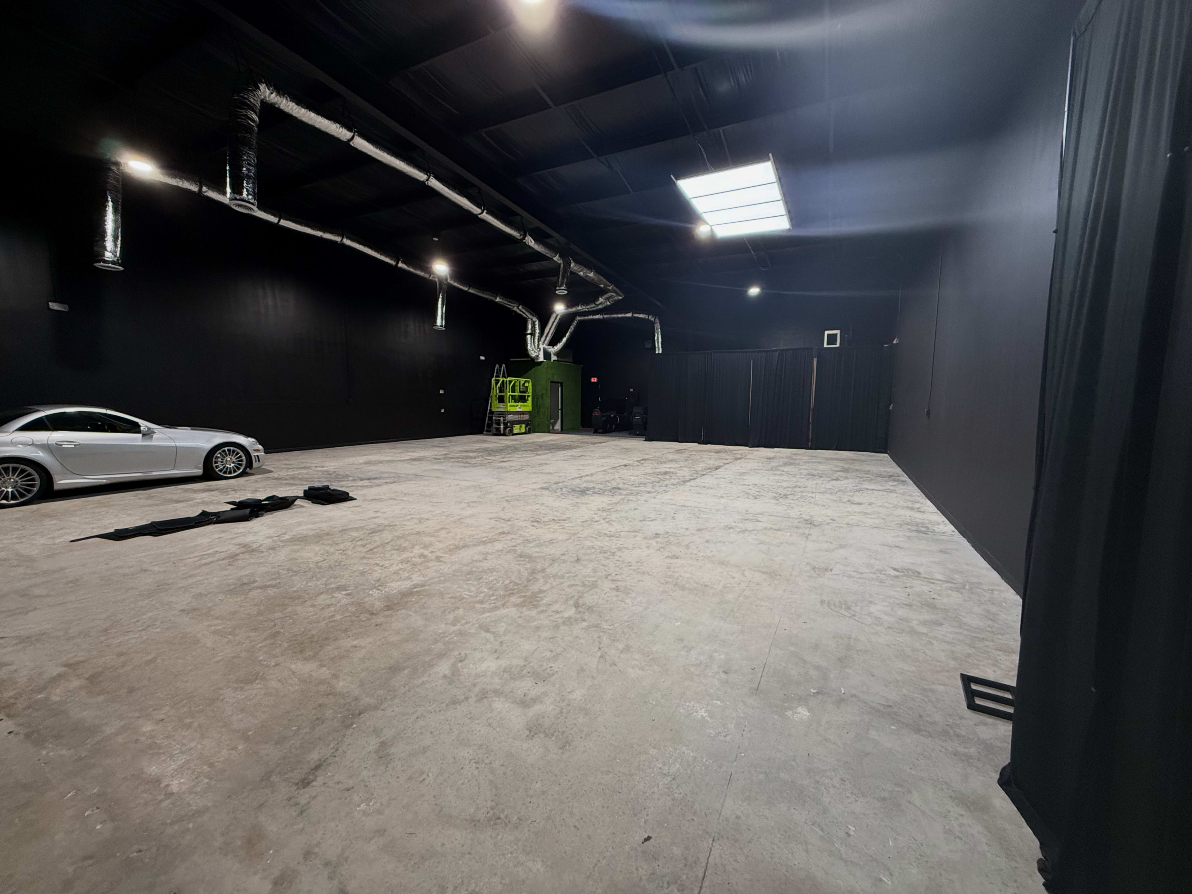 Oversized Studio warehouse Image in St. Cloud, Saint Cloud, FL