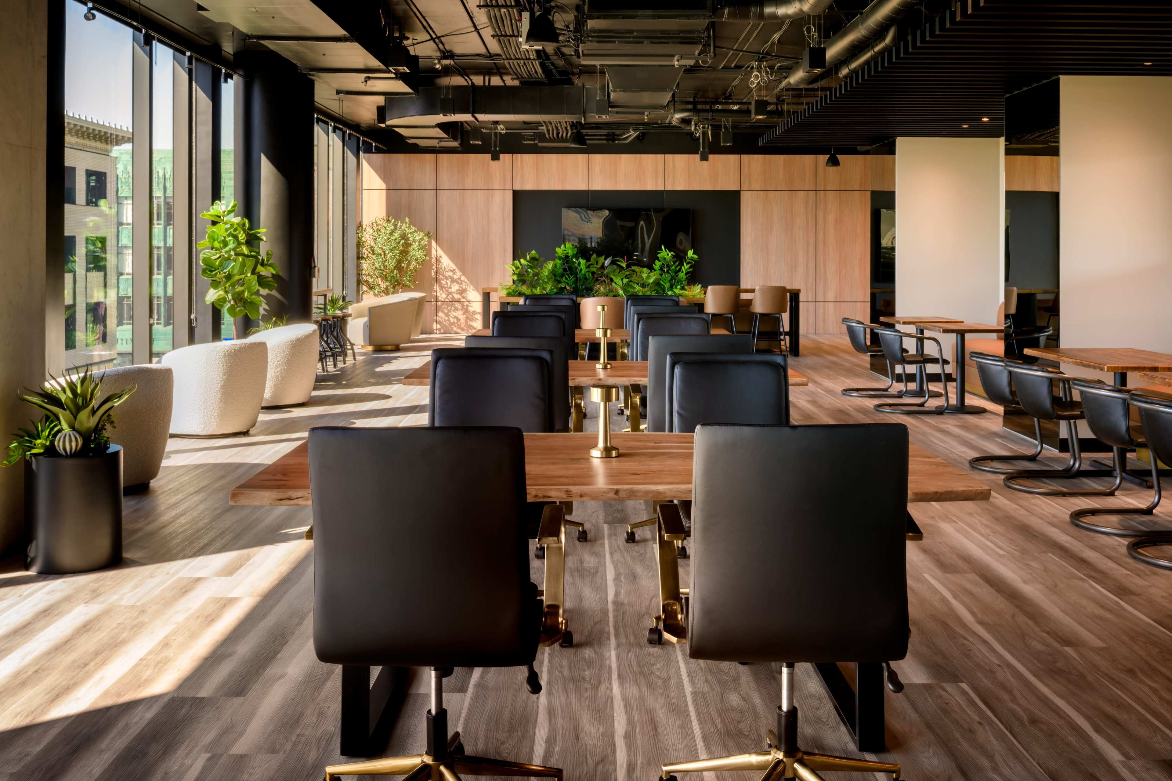 Club Lounge Image in Downtown Oakland, Oakland, CA