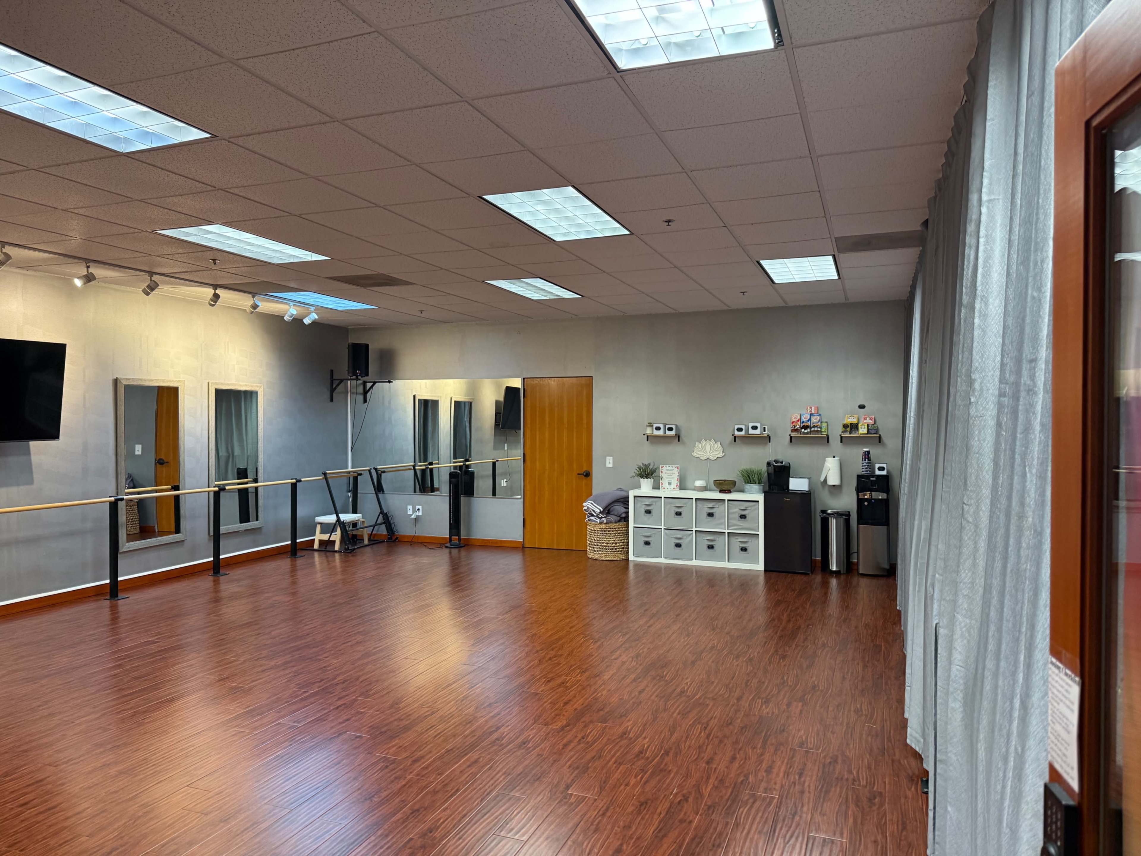 Versatile Large Open Space with Premium Equipment & Ground Floor Entry Image in Tustin, Tustin, CA