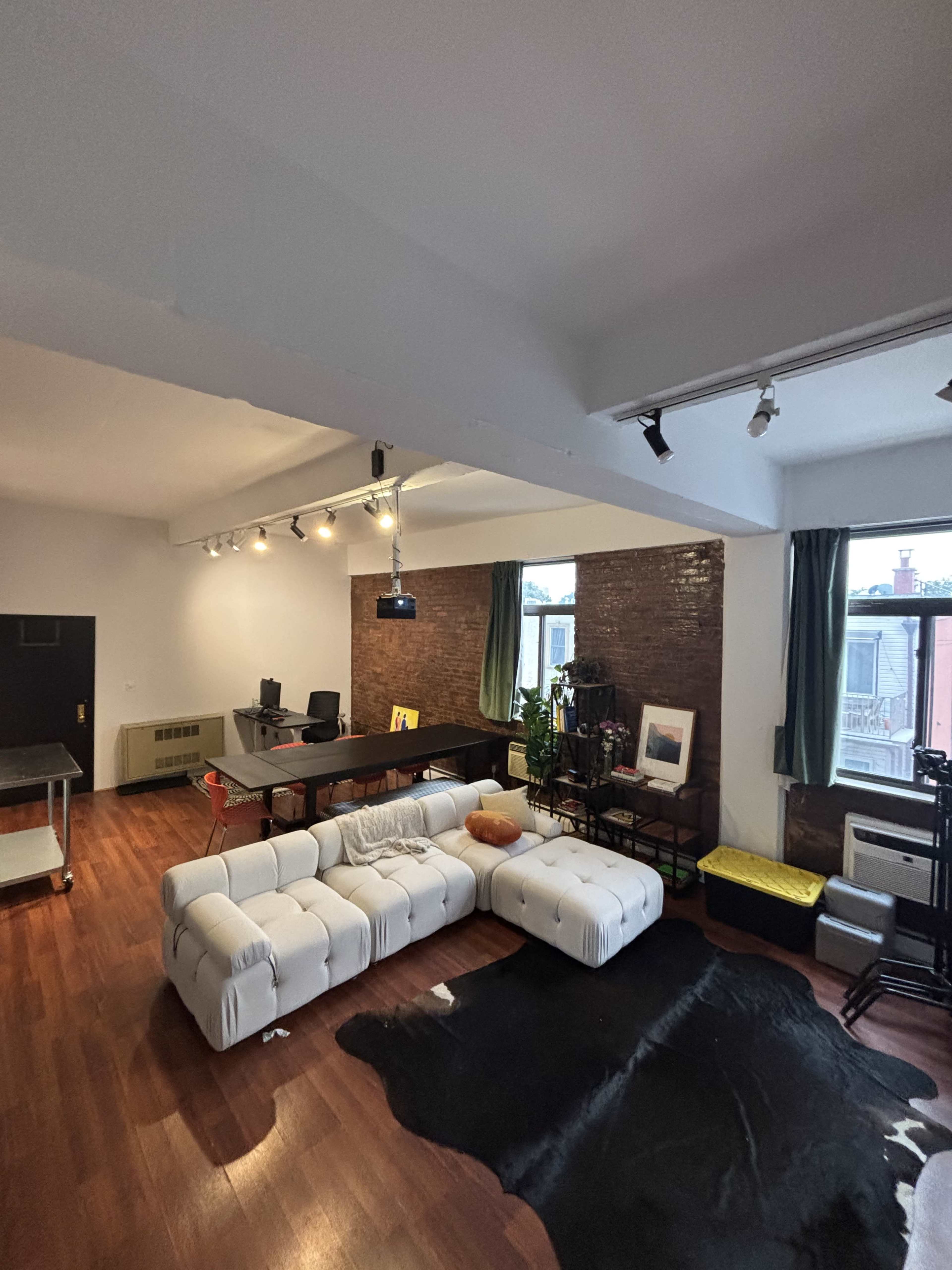 Industrial Brooklyn Photo Studio with Natural Light Image in Greenpoint, Brooklyn, NY