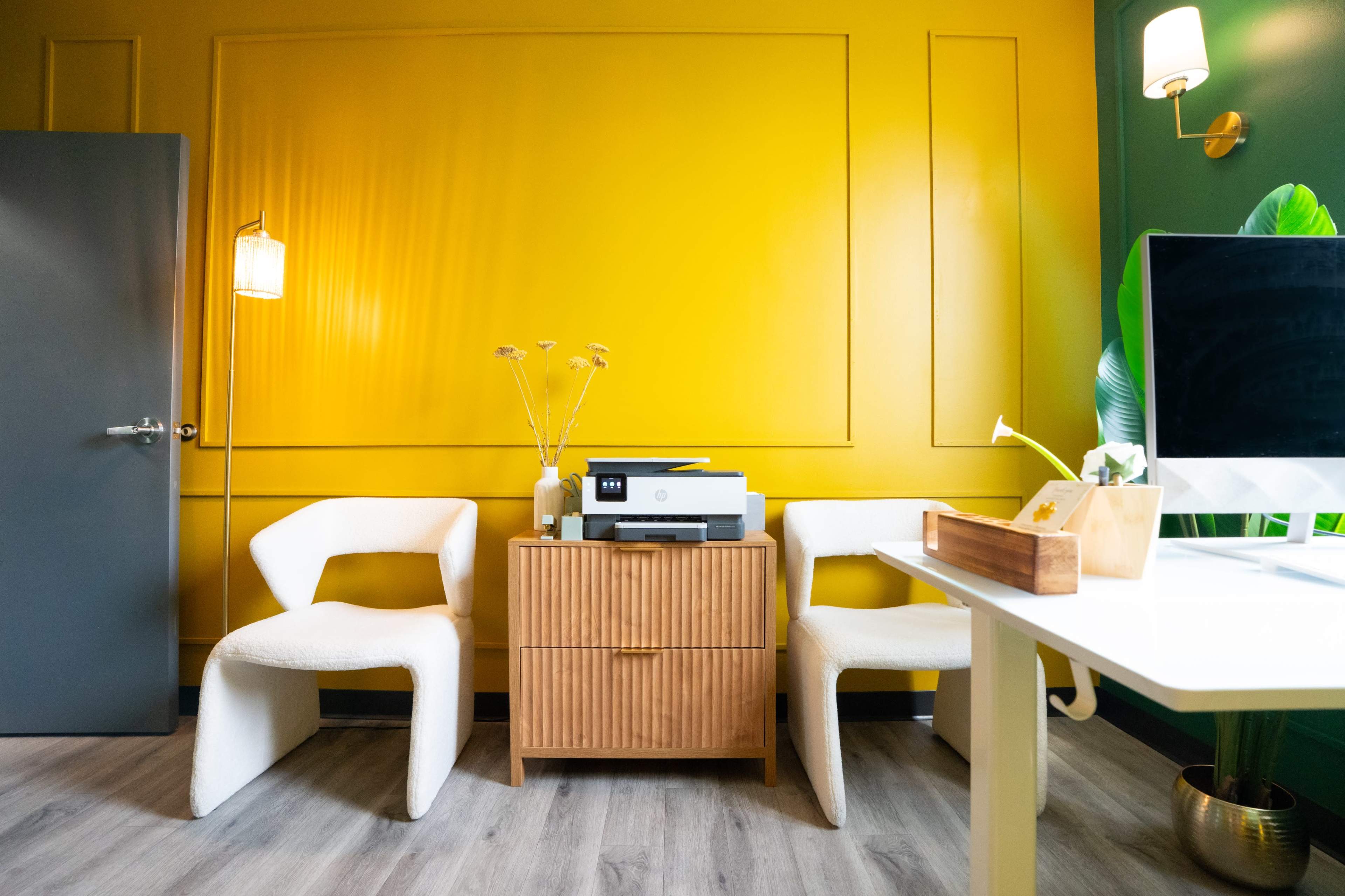 Laurel (8101) Flex Admin Office | Vibrant Creative Meeting Space Image in Laurel, Laurel, MD