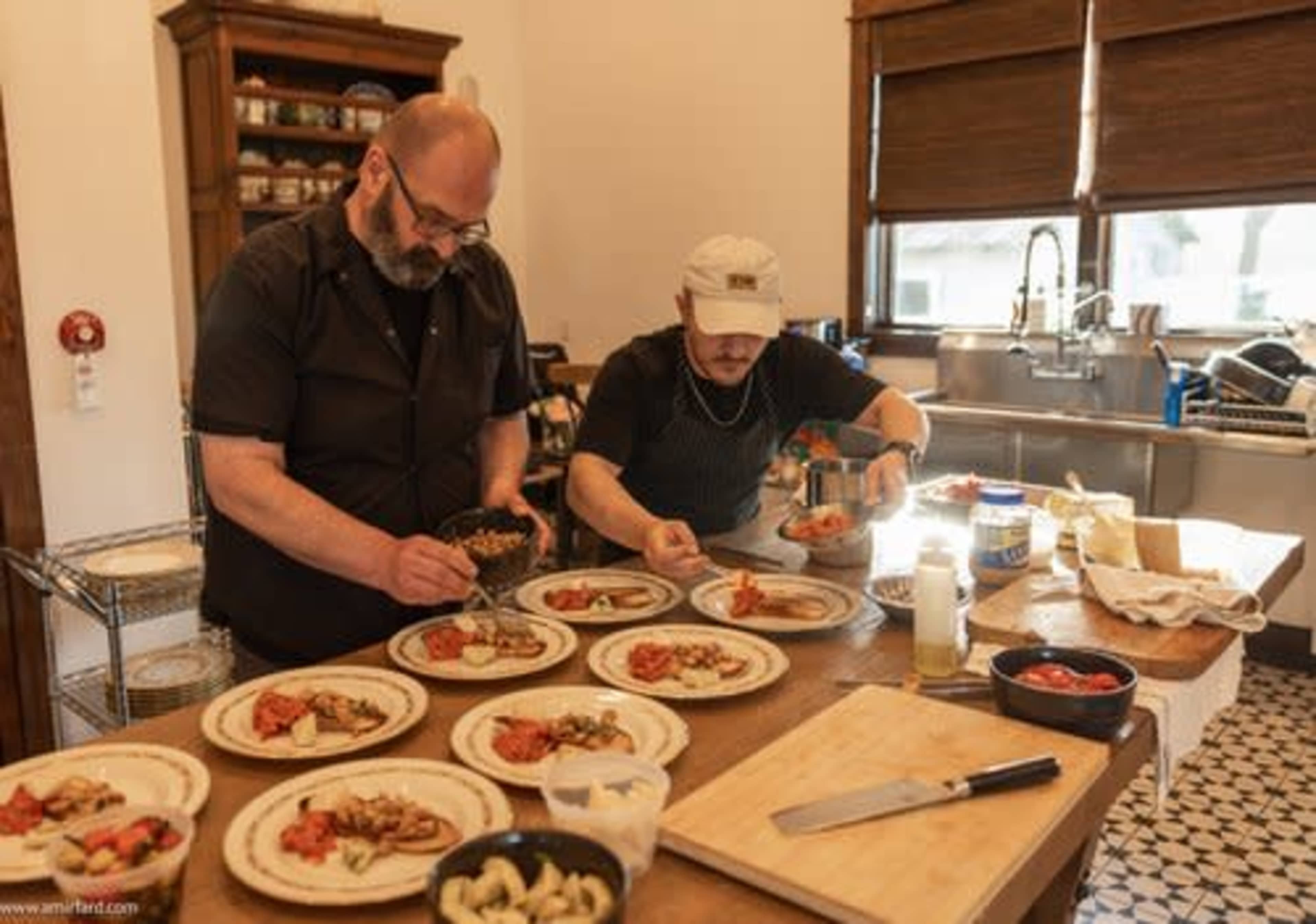 Elegant Lounge with Professional Kitchen for Private Gatherings Image in Roanoke, Roanoke, TX