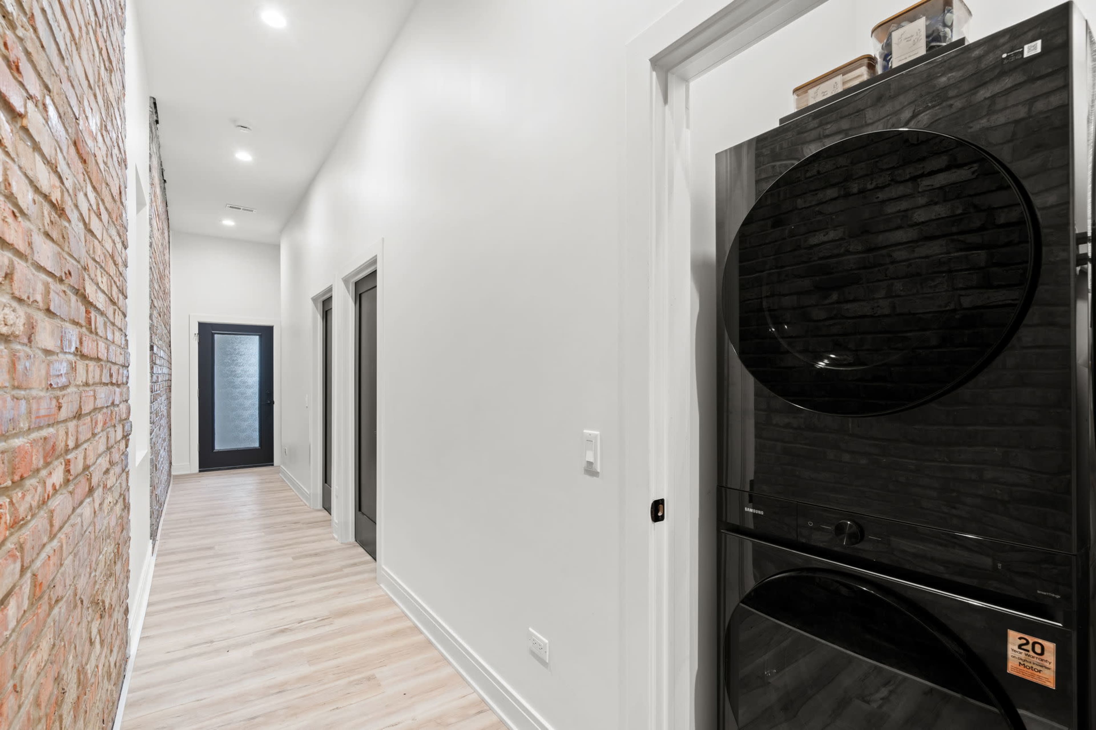 MODERN CHIC LOFT IN DOWNTOWN CHICAGO Image in Near West Side, Chicago, IL