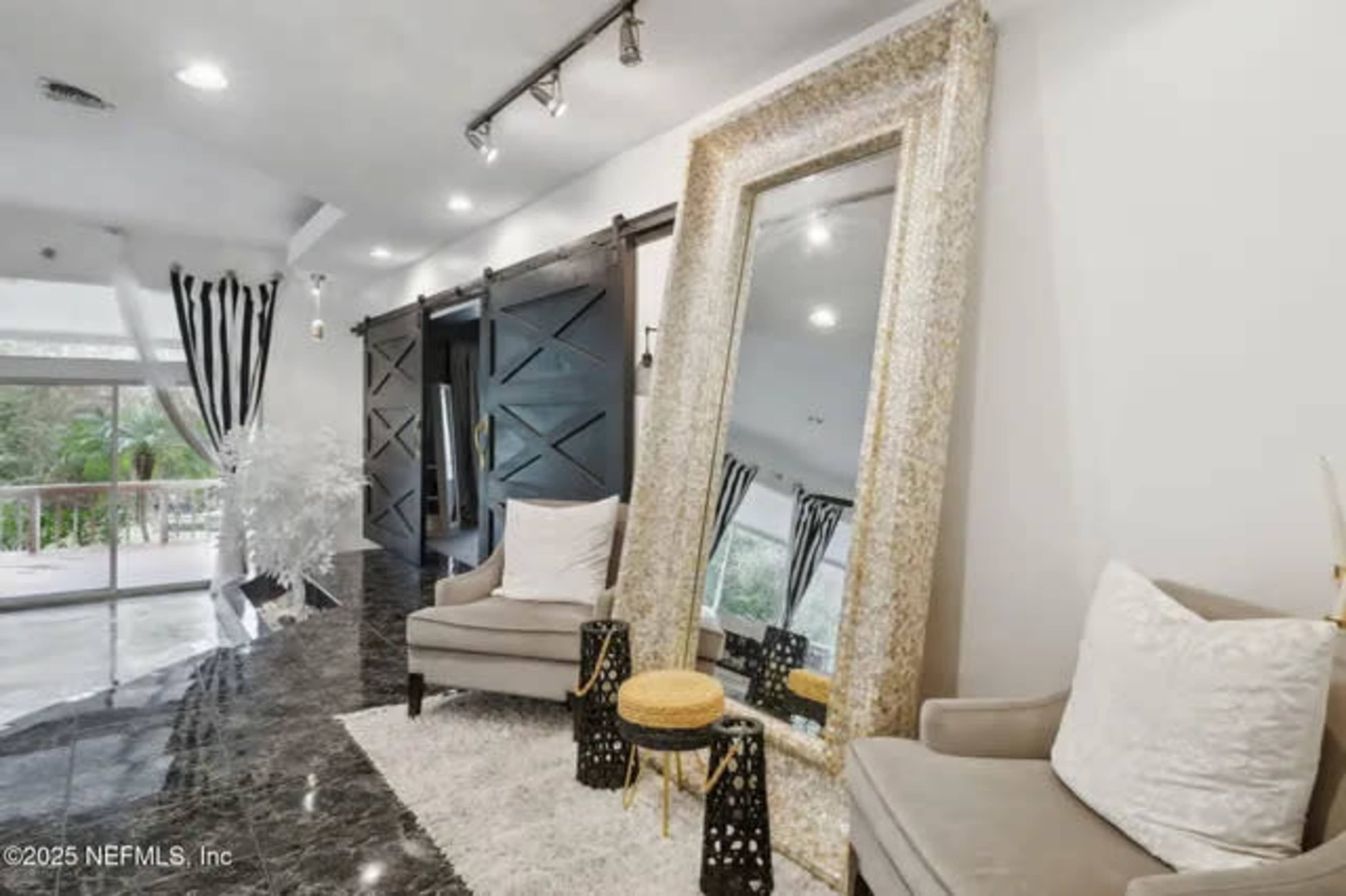 Mini Nightclub Vibes On The River Image in Hogan, Jacksonville, FL