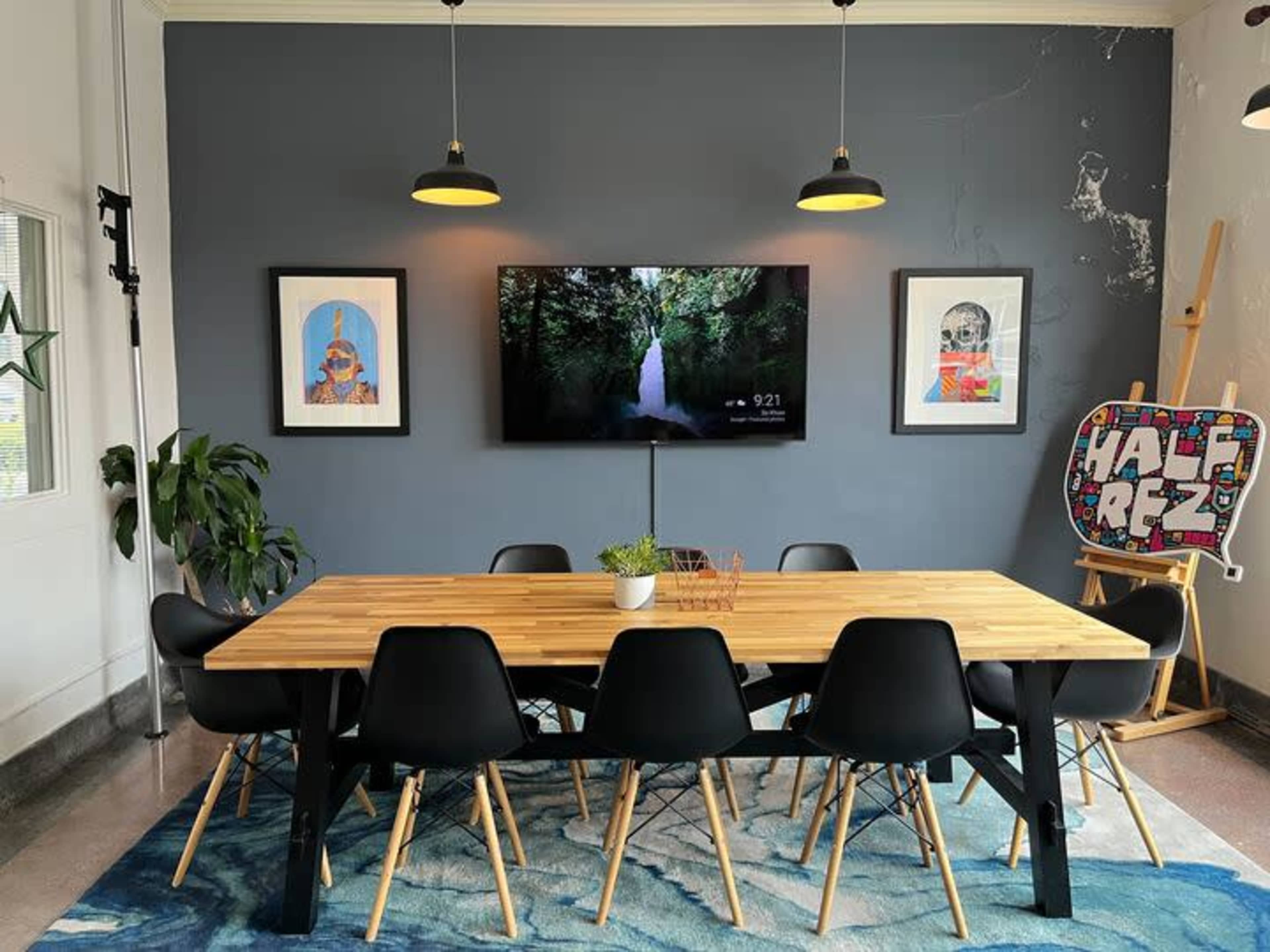 Art-Filled Creative Studio in Riverside - Inspire Your Creativity Image in Riverside Township, Riverside, IL