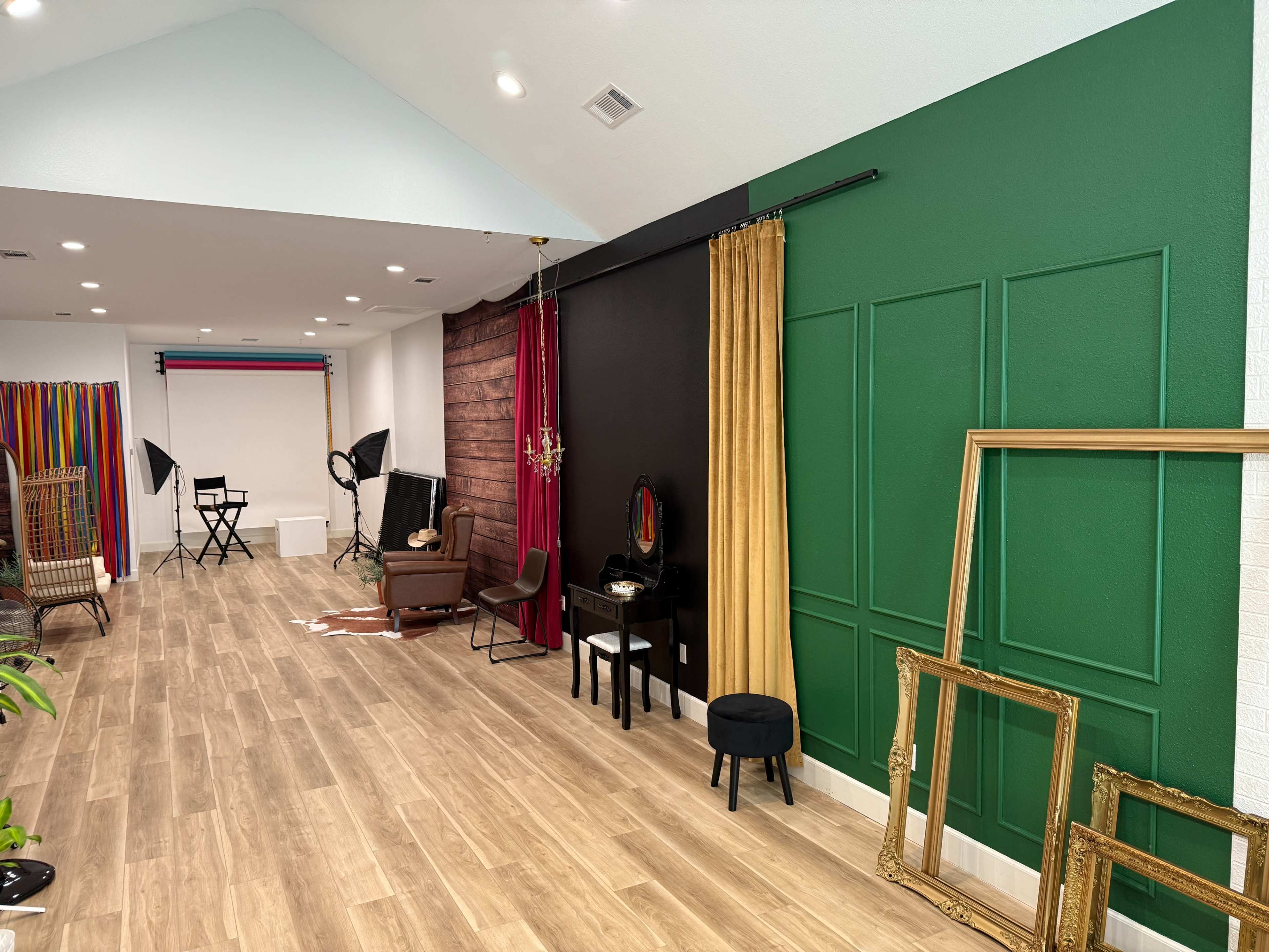 The Woodlands/ Spring Creative Studio Image in Houston, Spring, TX