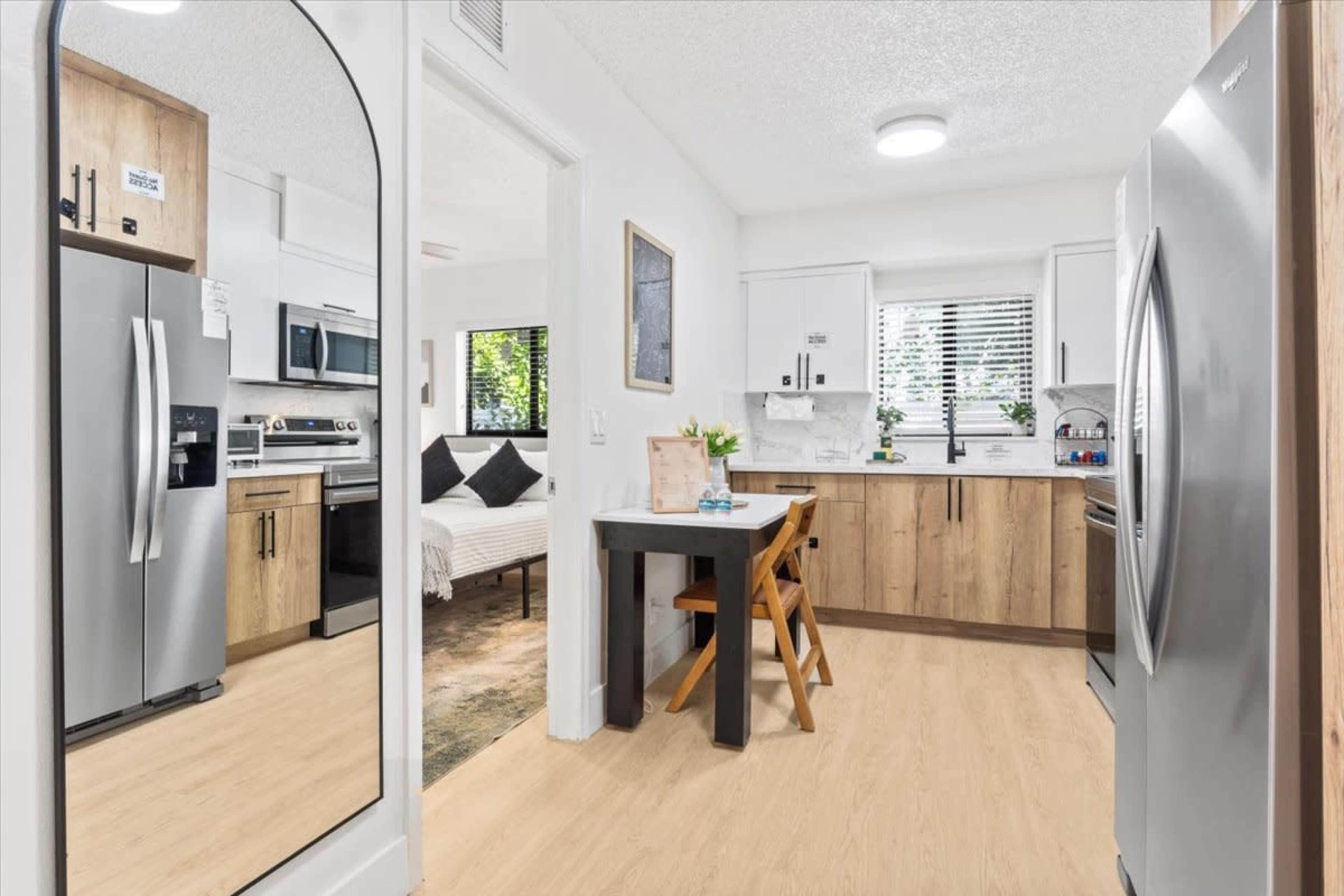 Minimalist Organic Boho Retreat near Wilton Manors Image in Lauderdale Manors, FORT LAUDERDALE, FL