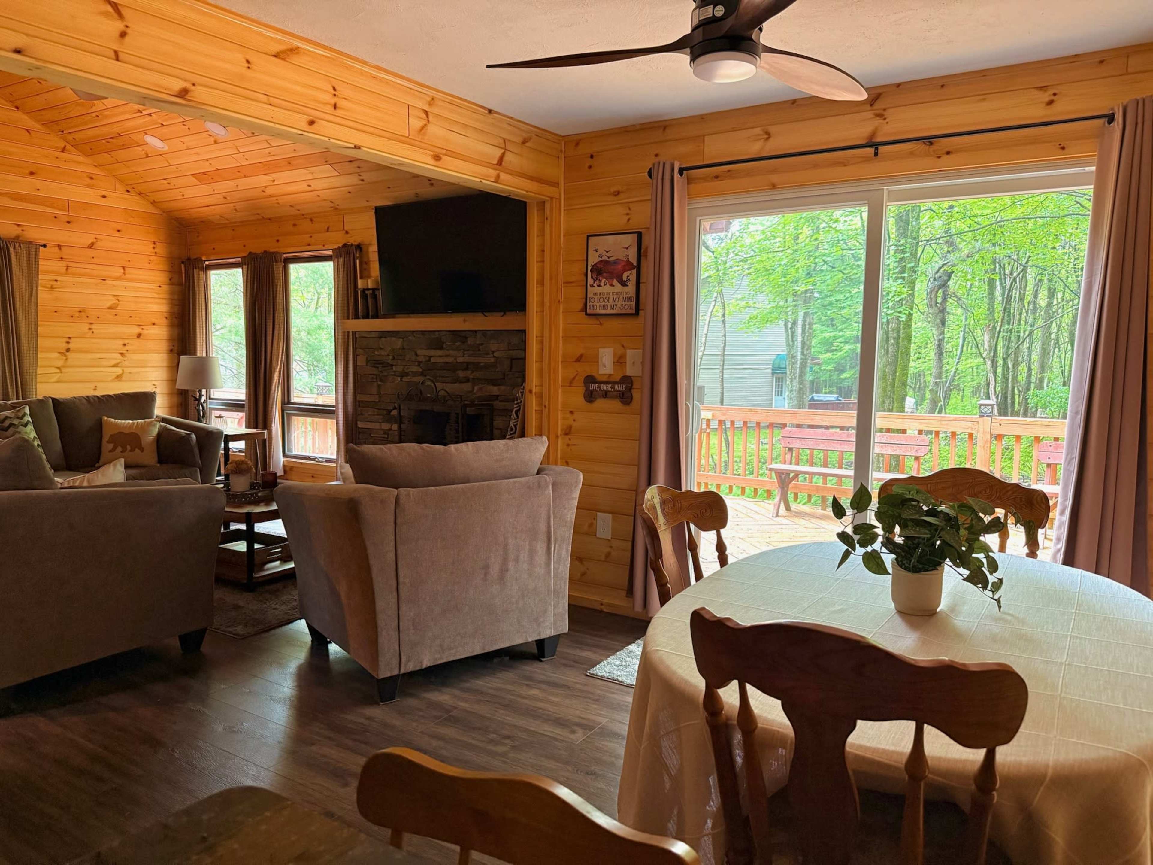 Mountain Cabin with Modern Interior Image in Tobyhanna Township, Blakesslee, PA