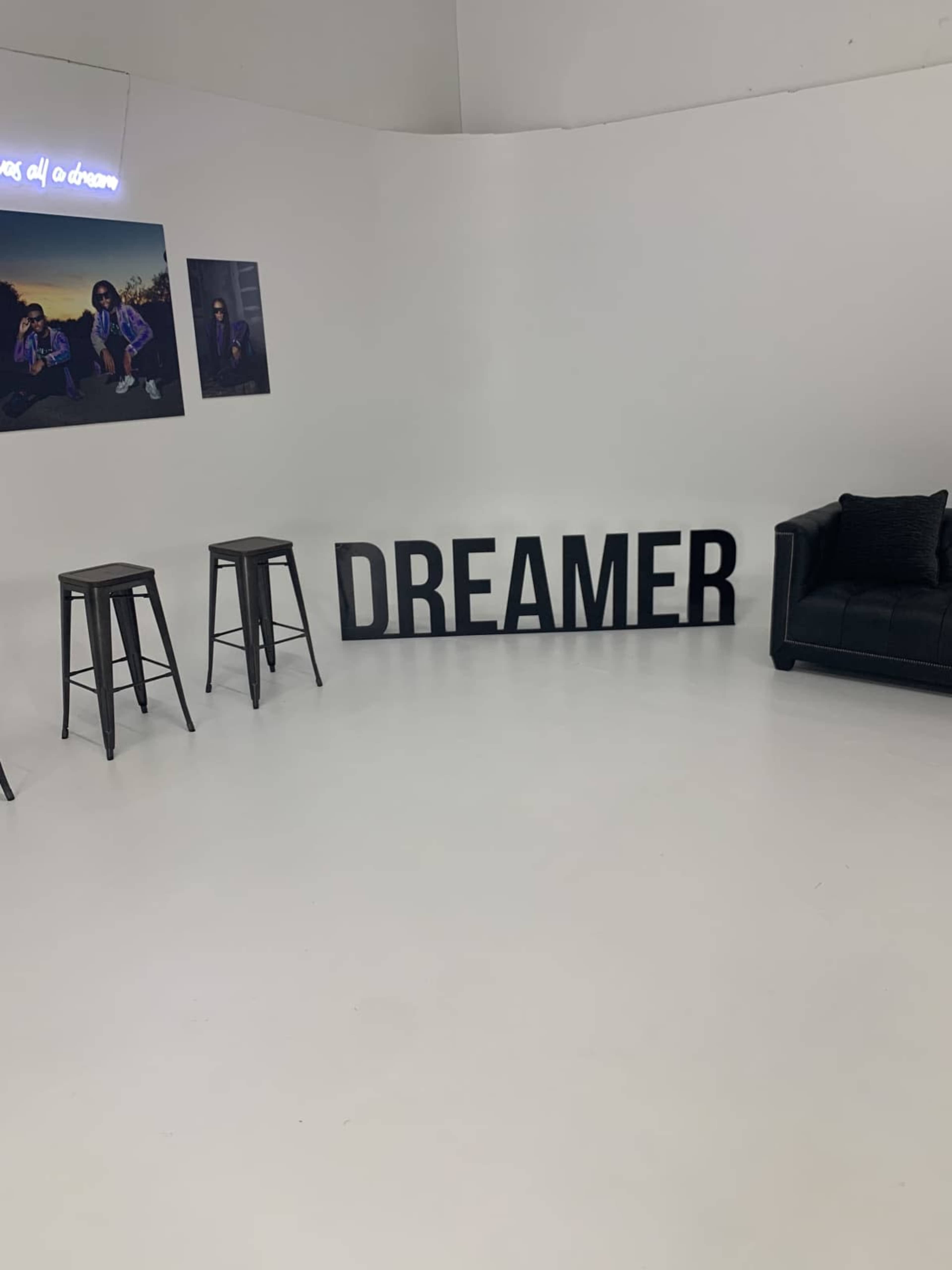 Minimalist 25x25 Cyc Wall Studio – Perfect for Photo & Video Image in Addison, Addison, TX